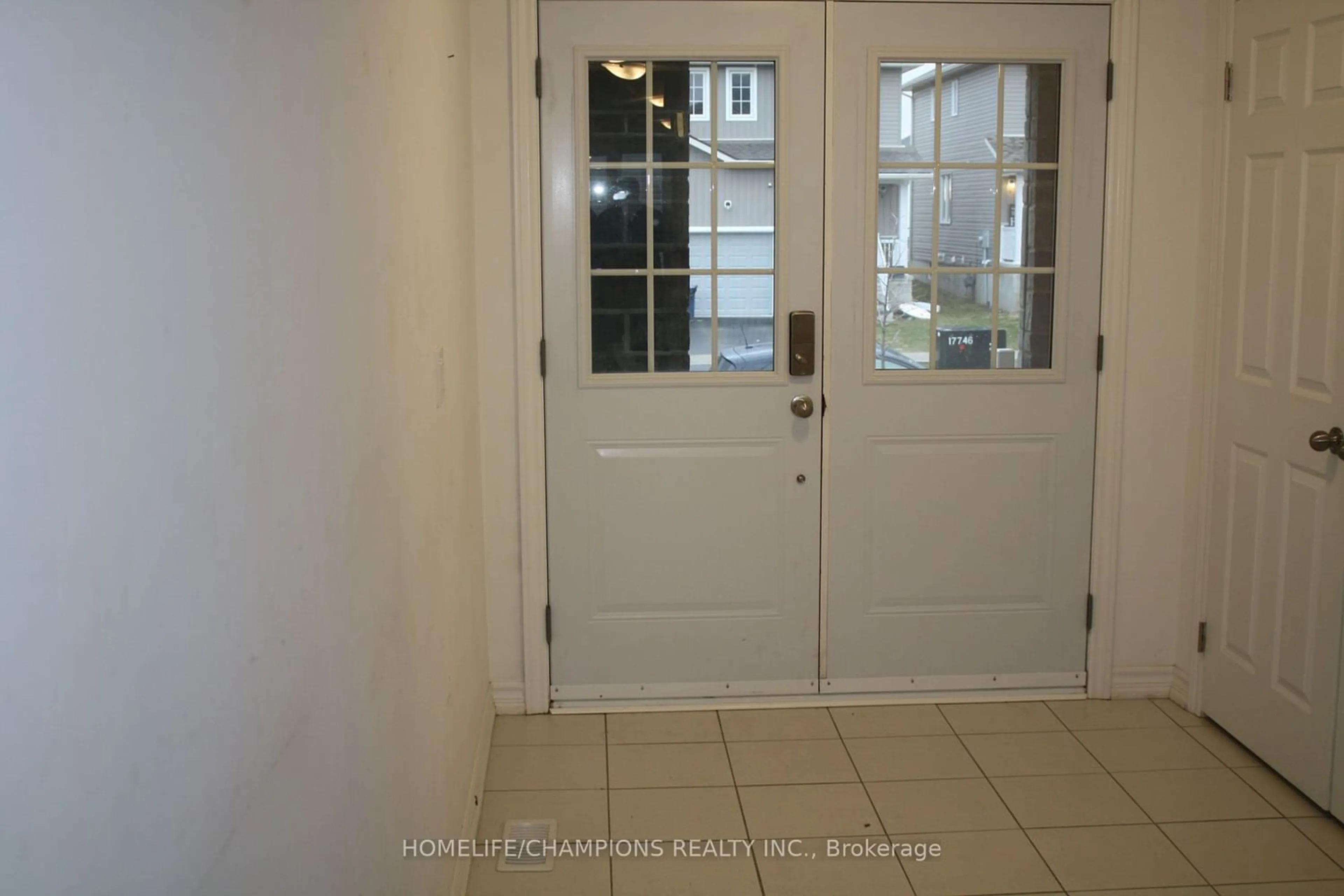 Indoor entryway for 3 Tegan Crt, Loyalist Ontario K0H 2H0