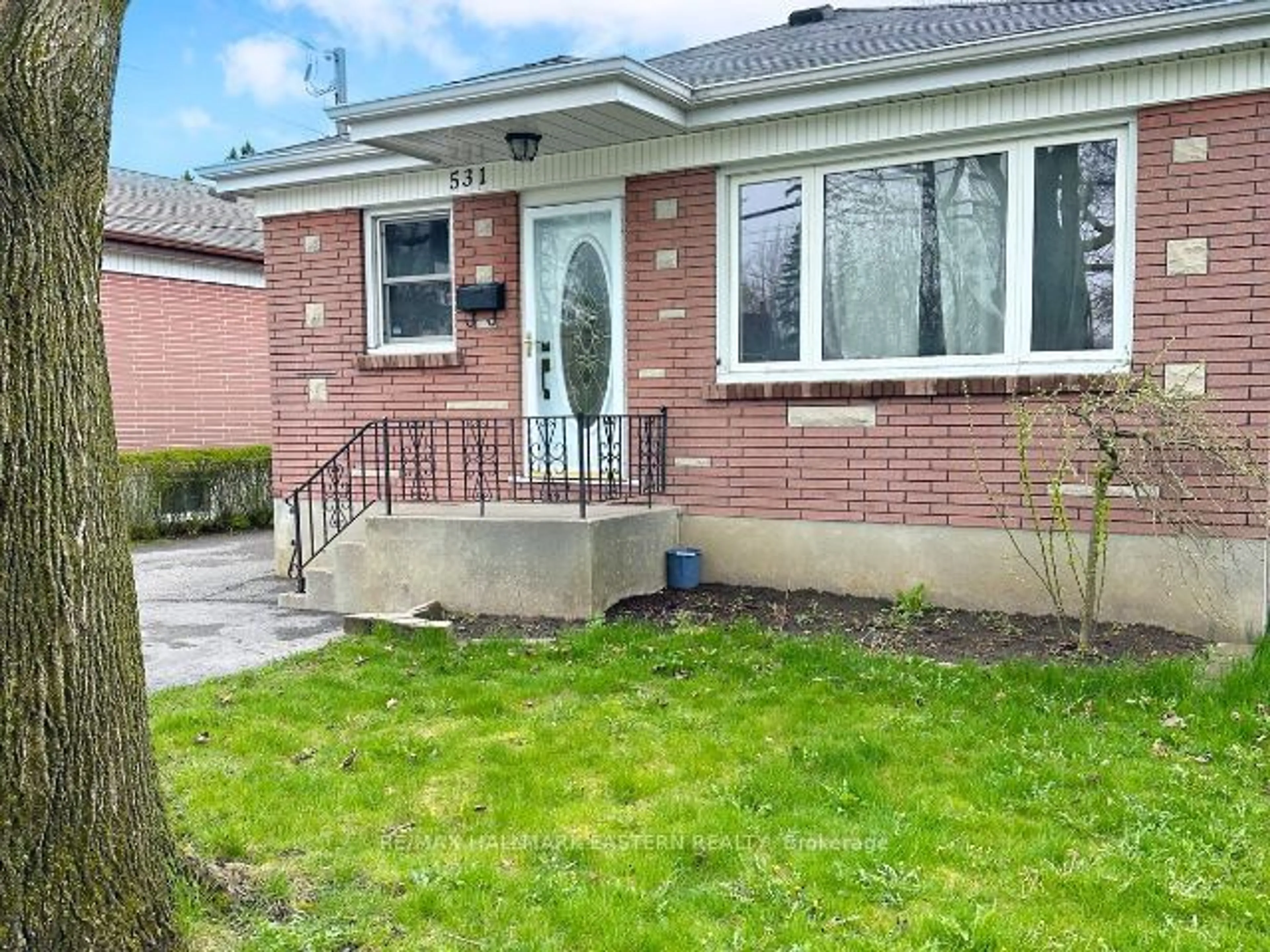 Frontside or backside of a home for 531 Monaghan Rd, Peterborough Ontario K9J 5H6