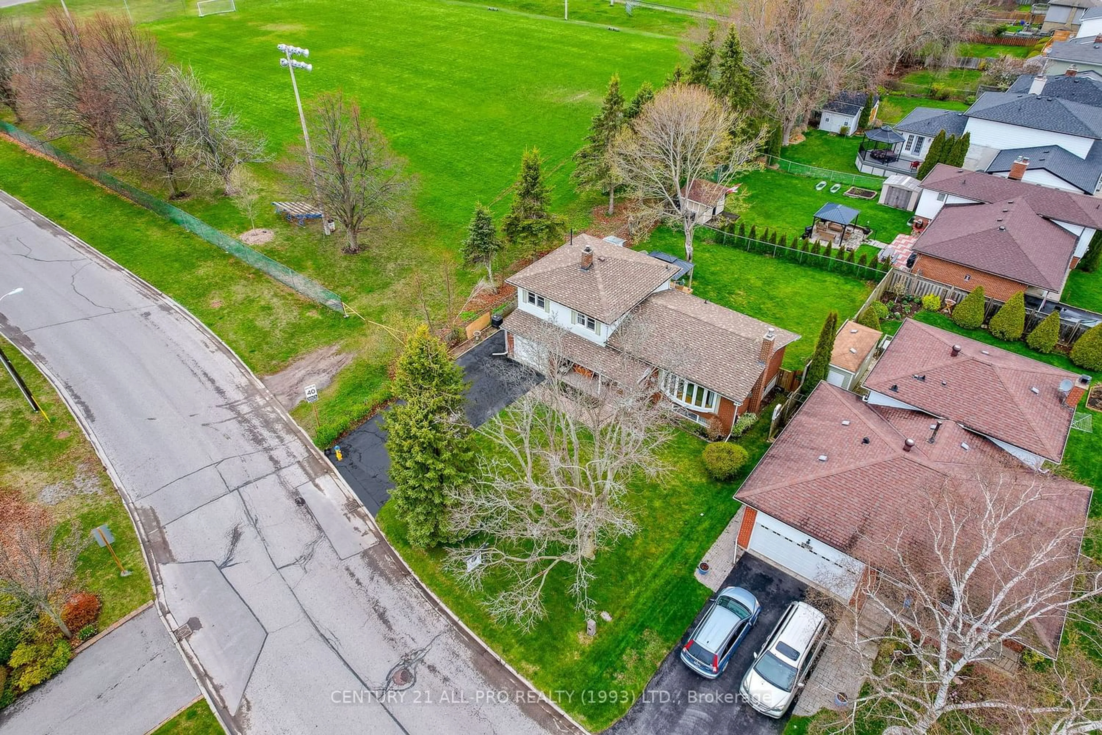 Frontside or backside of a home for 326 Lakeshore Dr, Cobourg Ontario K9A 1R7