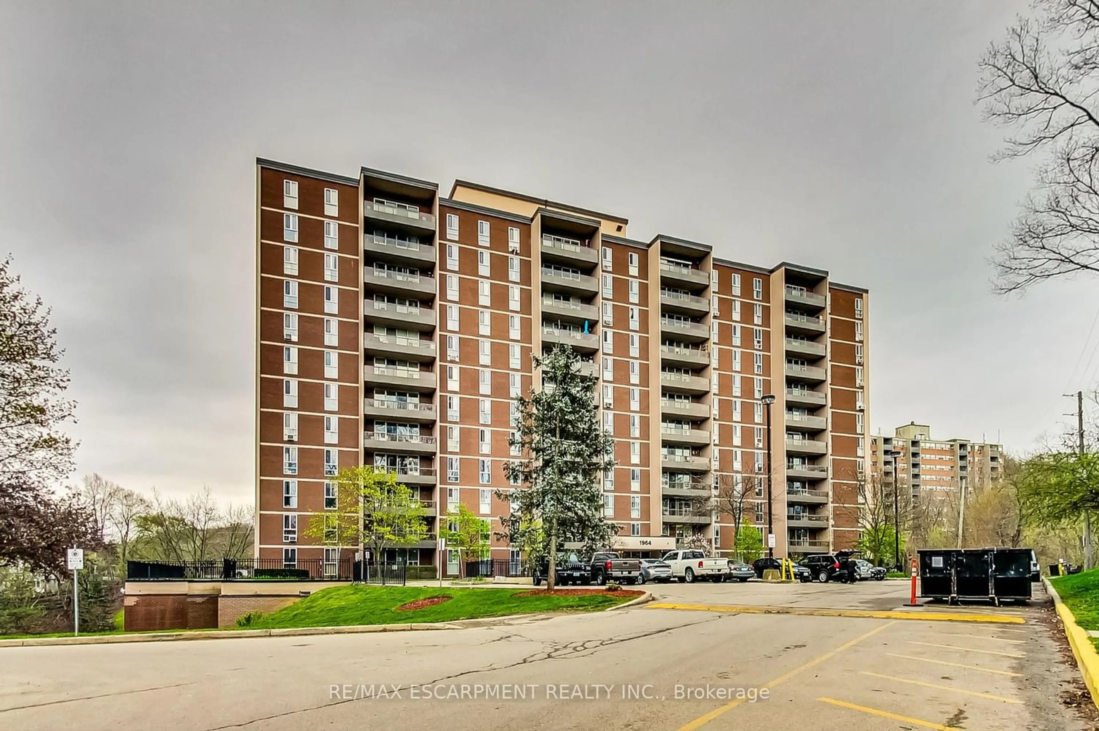 A pic from exterior of the house or condo for 1964 Main St #409, Hamilton Ontario L8S 1J5