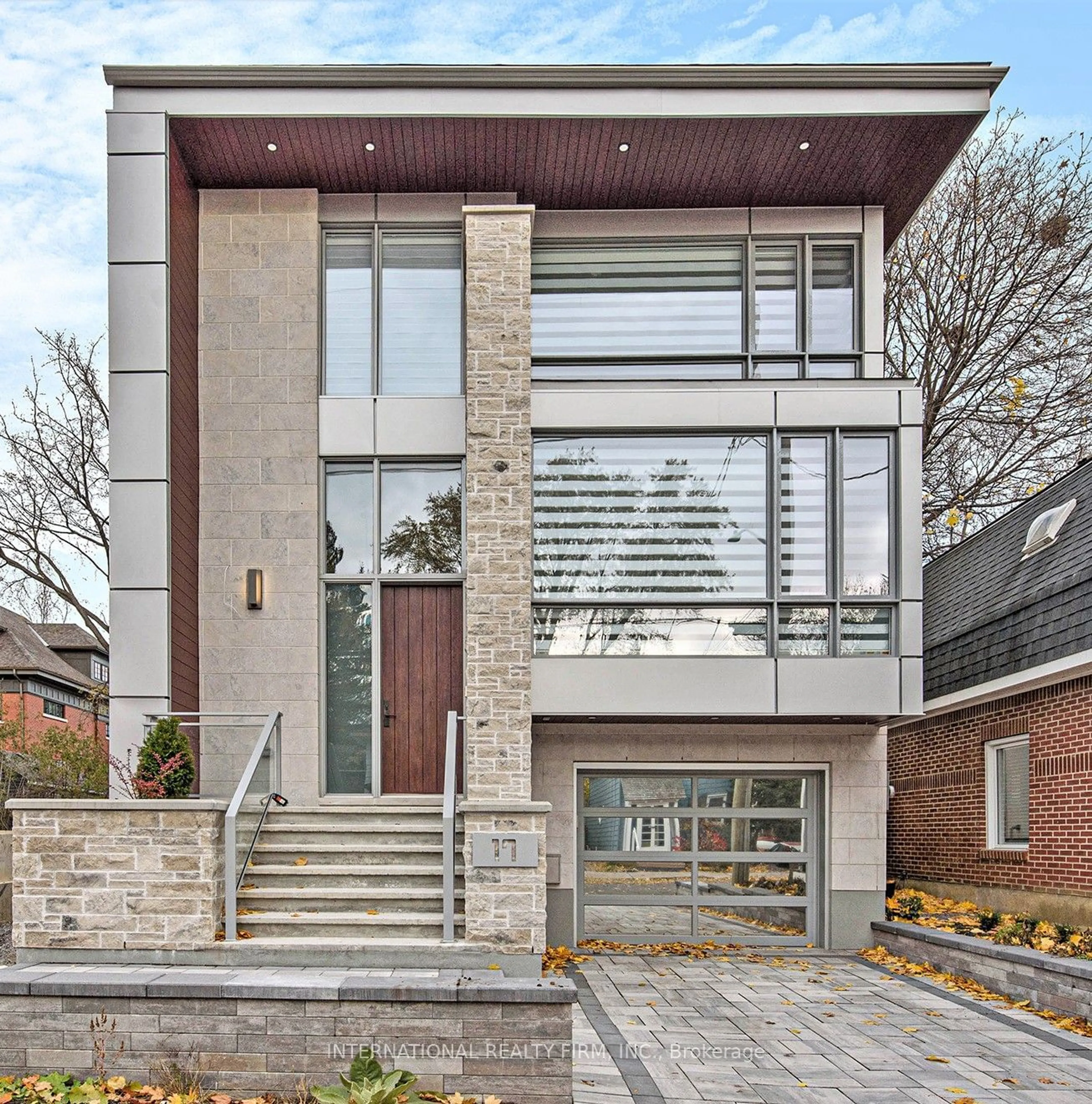 Home with brick exterior material for 17 Gwynne Ave, Ottawa Ontario K1Y 1X1