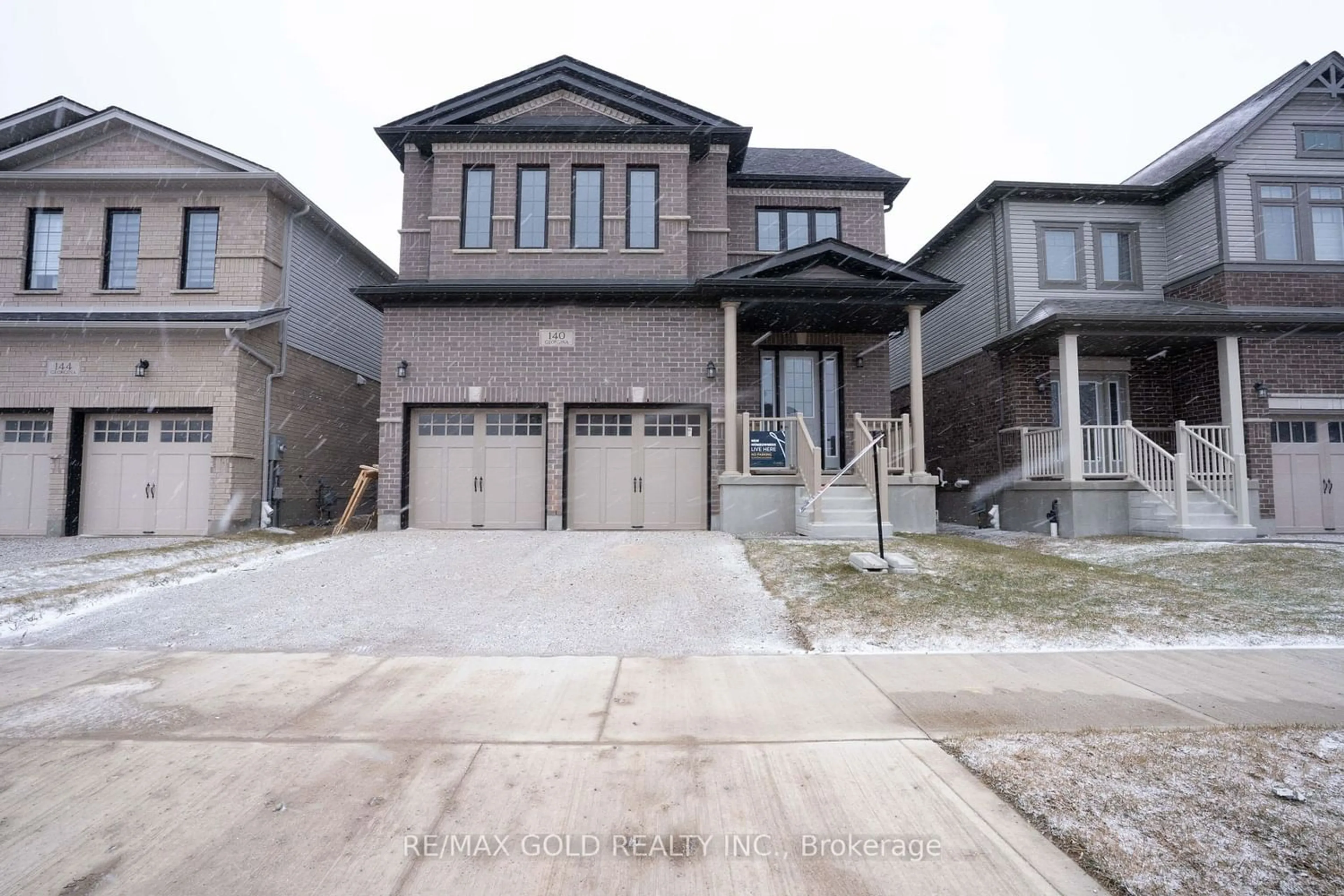 Frontside or backside of a home for 140 Georgina St, Kitchener Ontario N2R 0S6