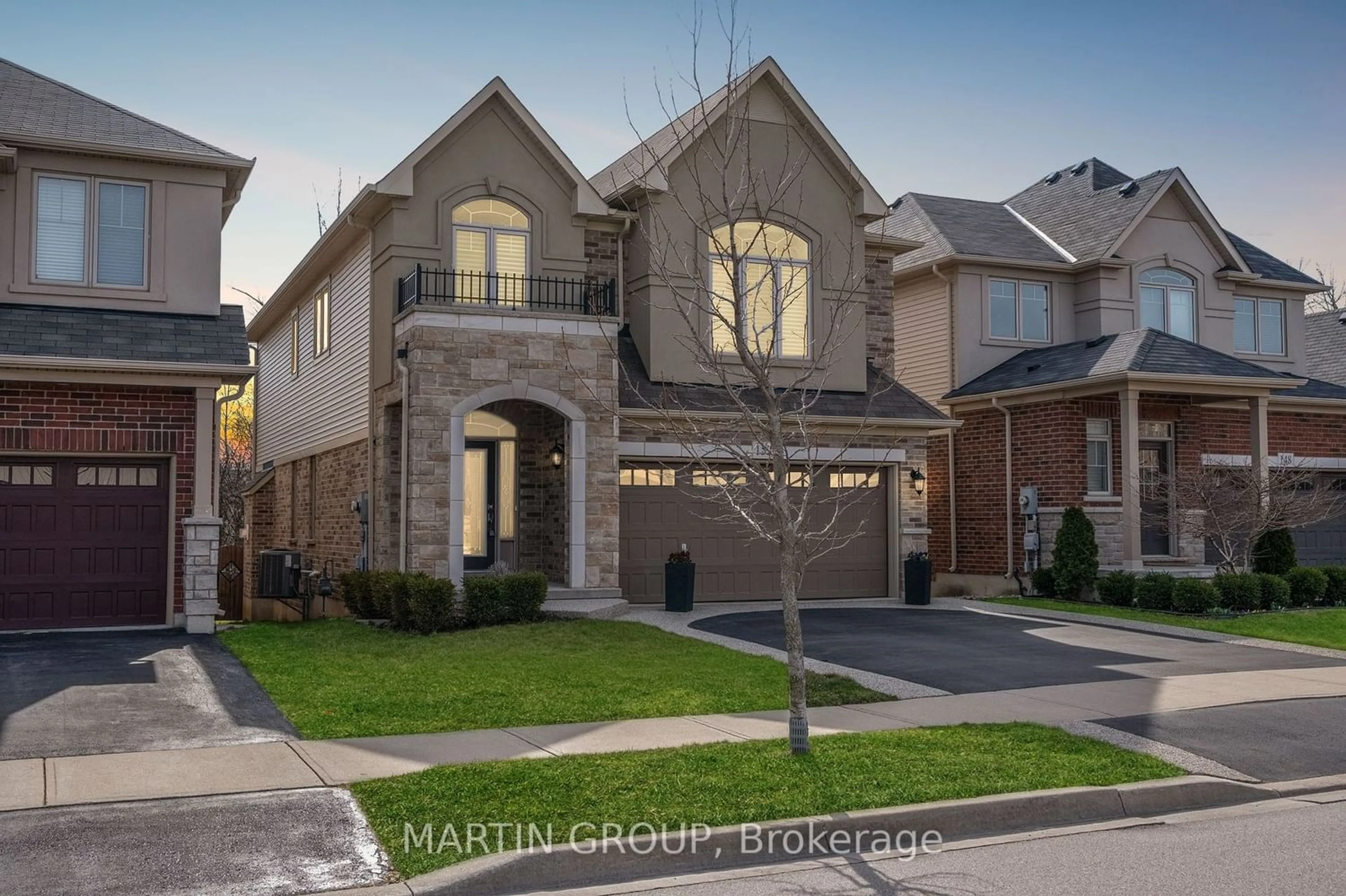 Home with brick exterior material for 152 Echovalley Dr, Hamilton Ontario L8J 0H2