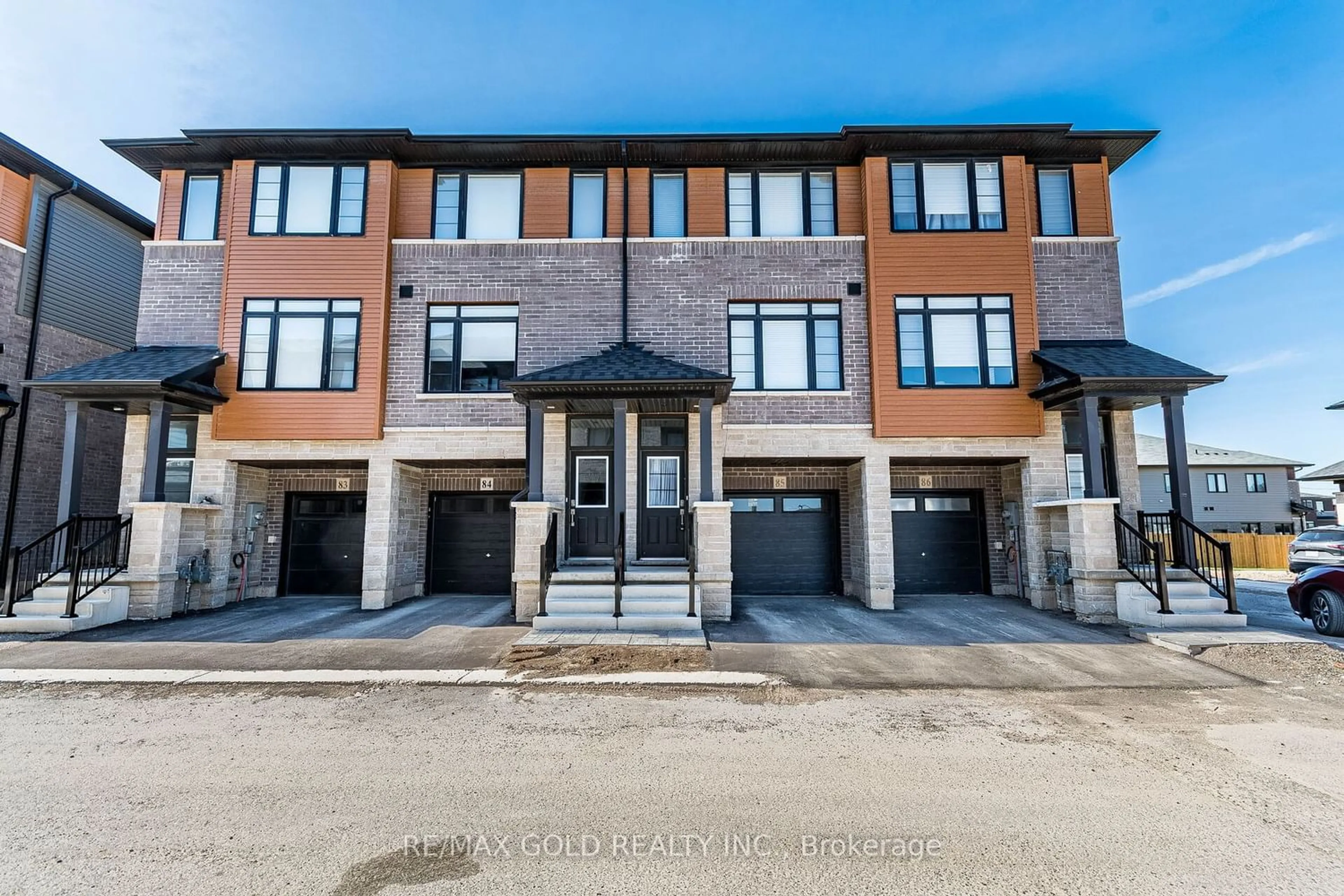 A pic from exterior of the house or condo for 461 Blackburn Dr #85, Brantford Ontario N3T 0W9