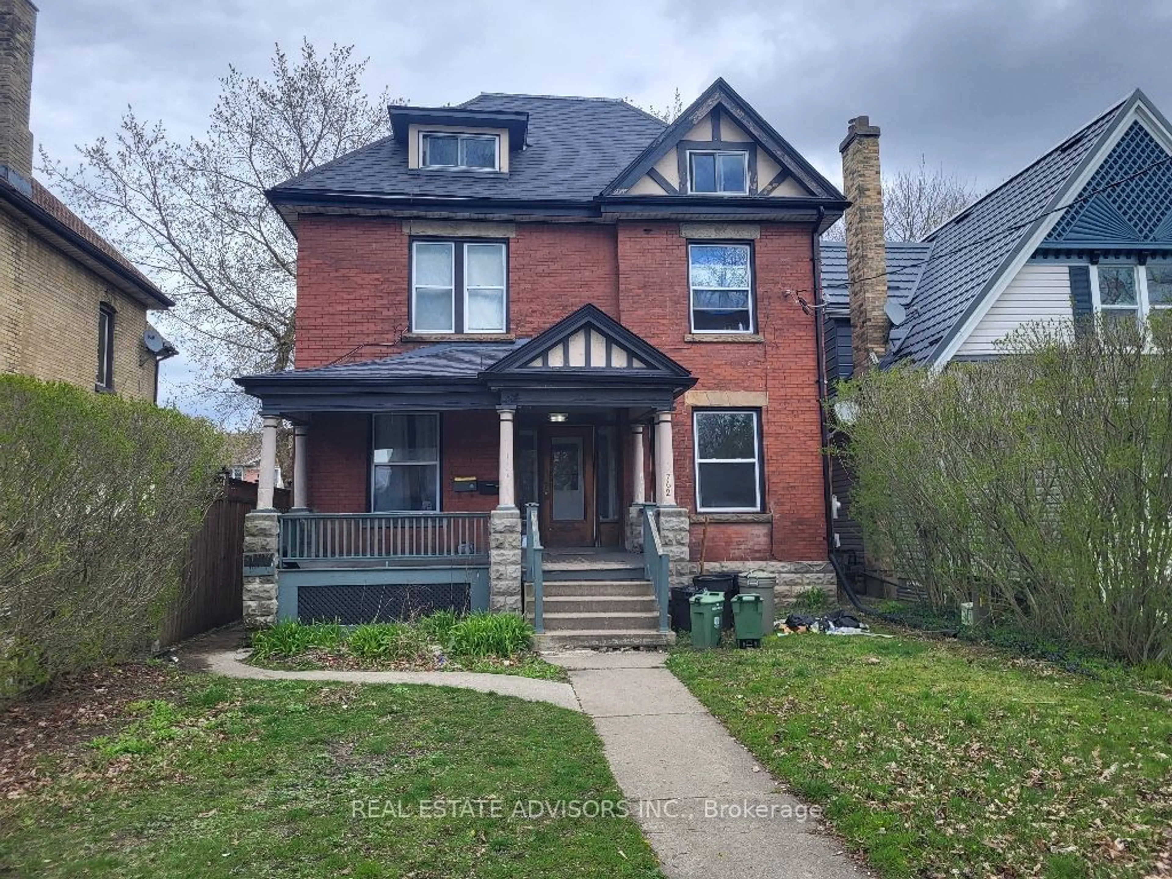 Home with brick exterior material for 762 Maitland St, London Ontario N5Y 2W3