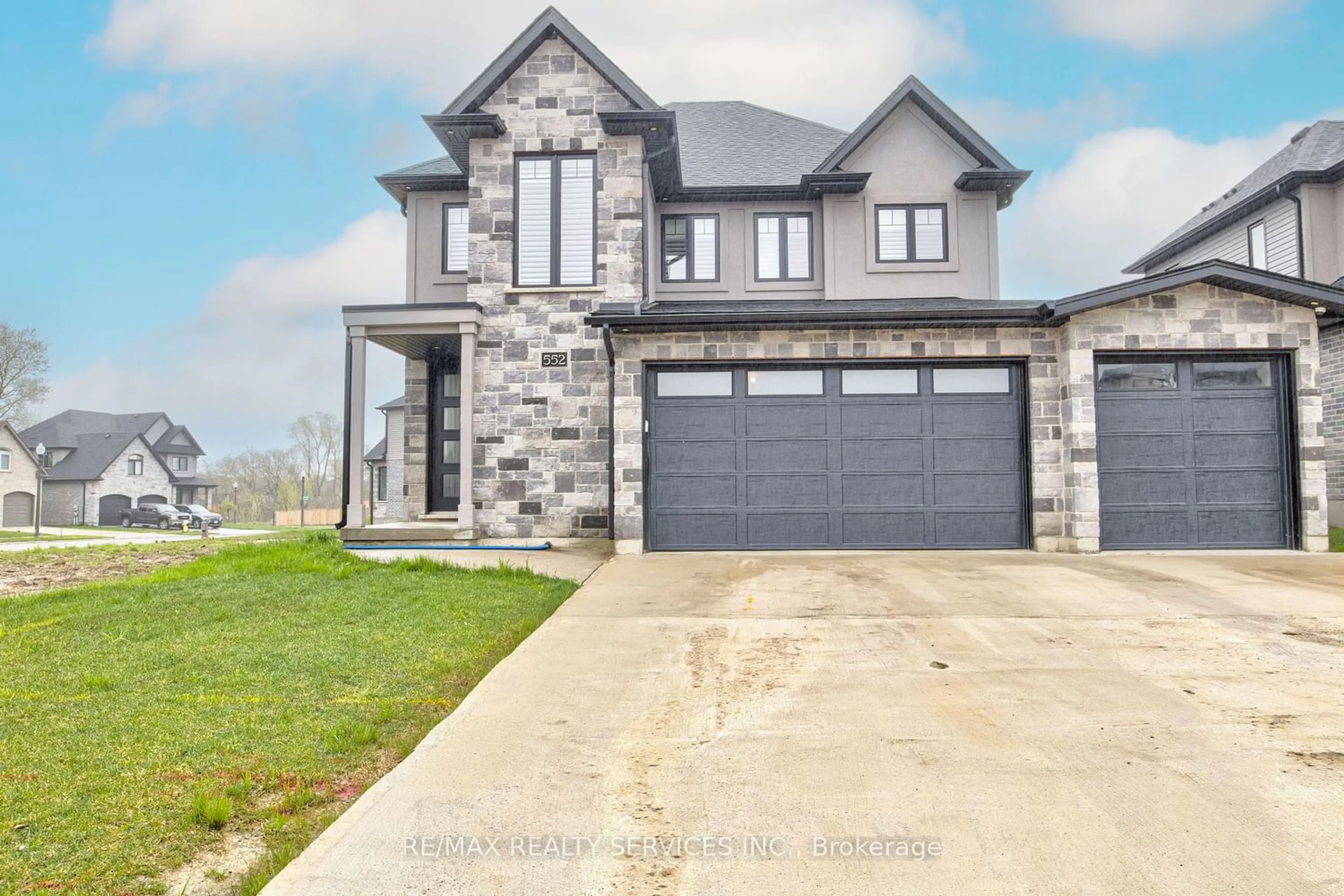 Home with brick exterior material for 552 Masters Dr, Woodstock Ontario N4T 0L2