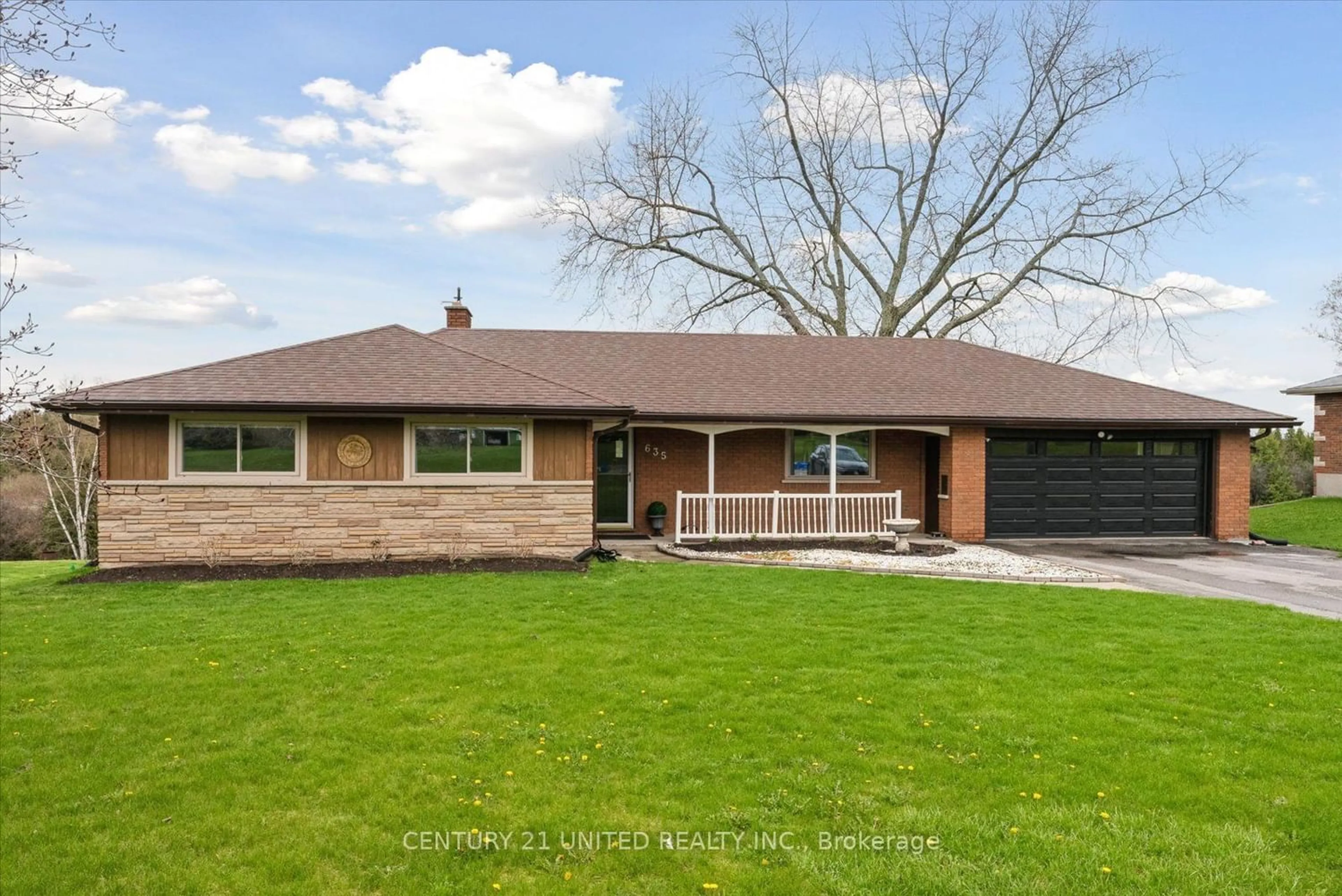 Frontside or backside of a home for 635 Lily Lake Rd, Smith-Ennismore-Lakefield Ontario K9J 6X4