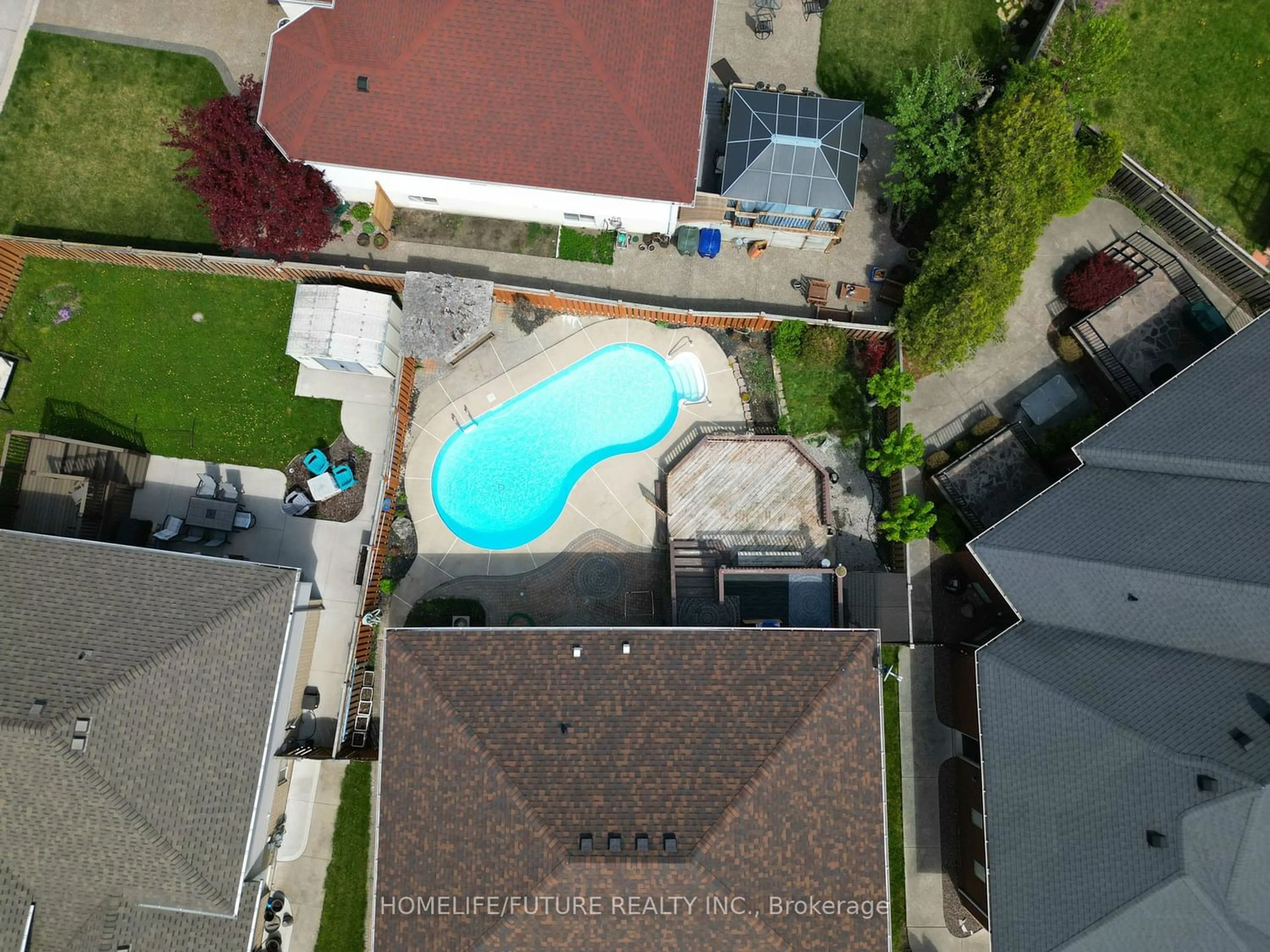 Frontside or backside of a home for 4738 SHADETREE Crt, Windsor Ontario N9G 2V1