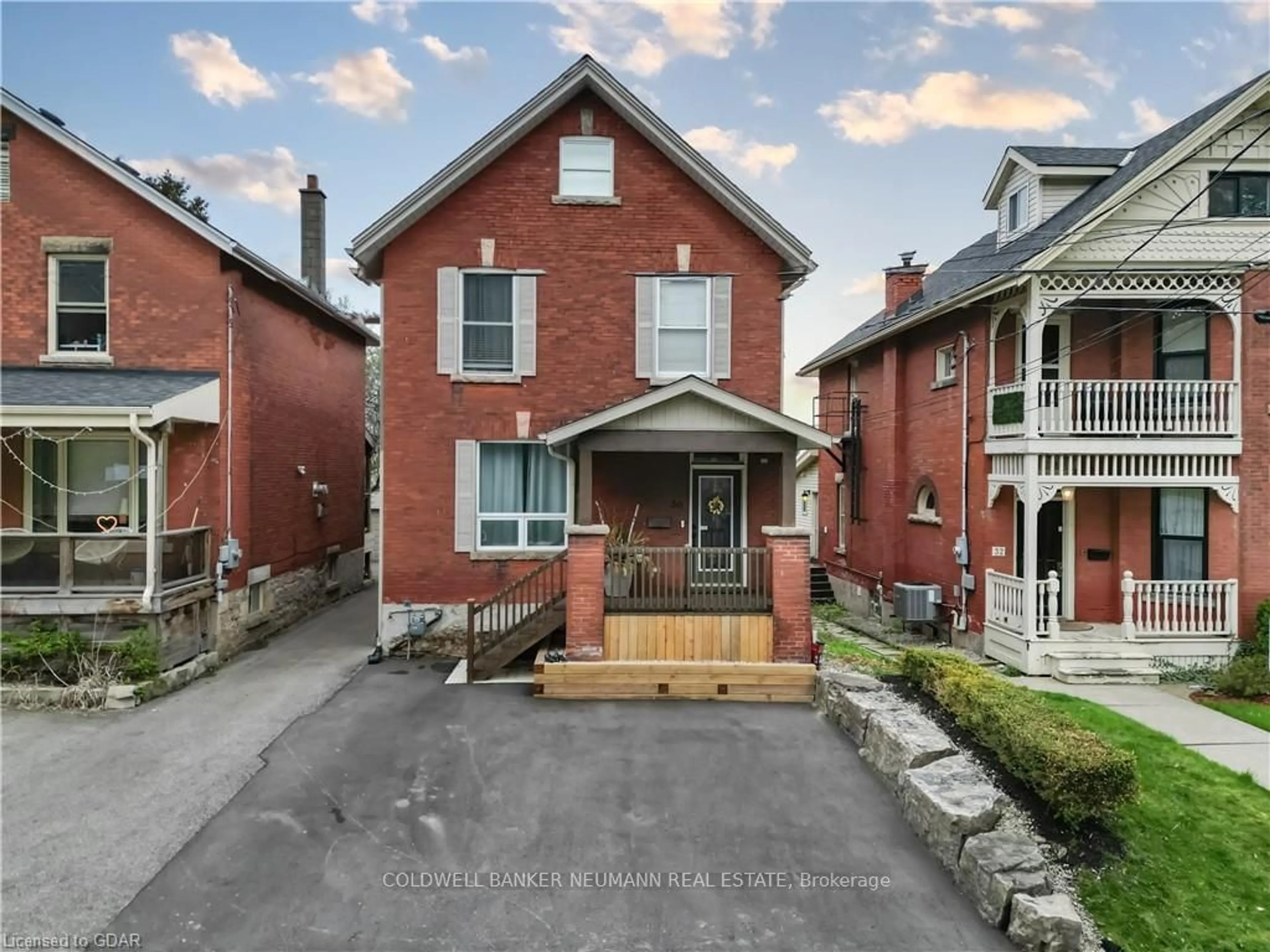 Frontside or backside of a home for 30 Northumberland St, Guelph Ontario N1H 3A5