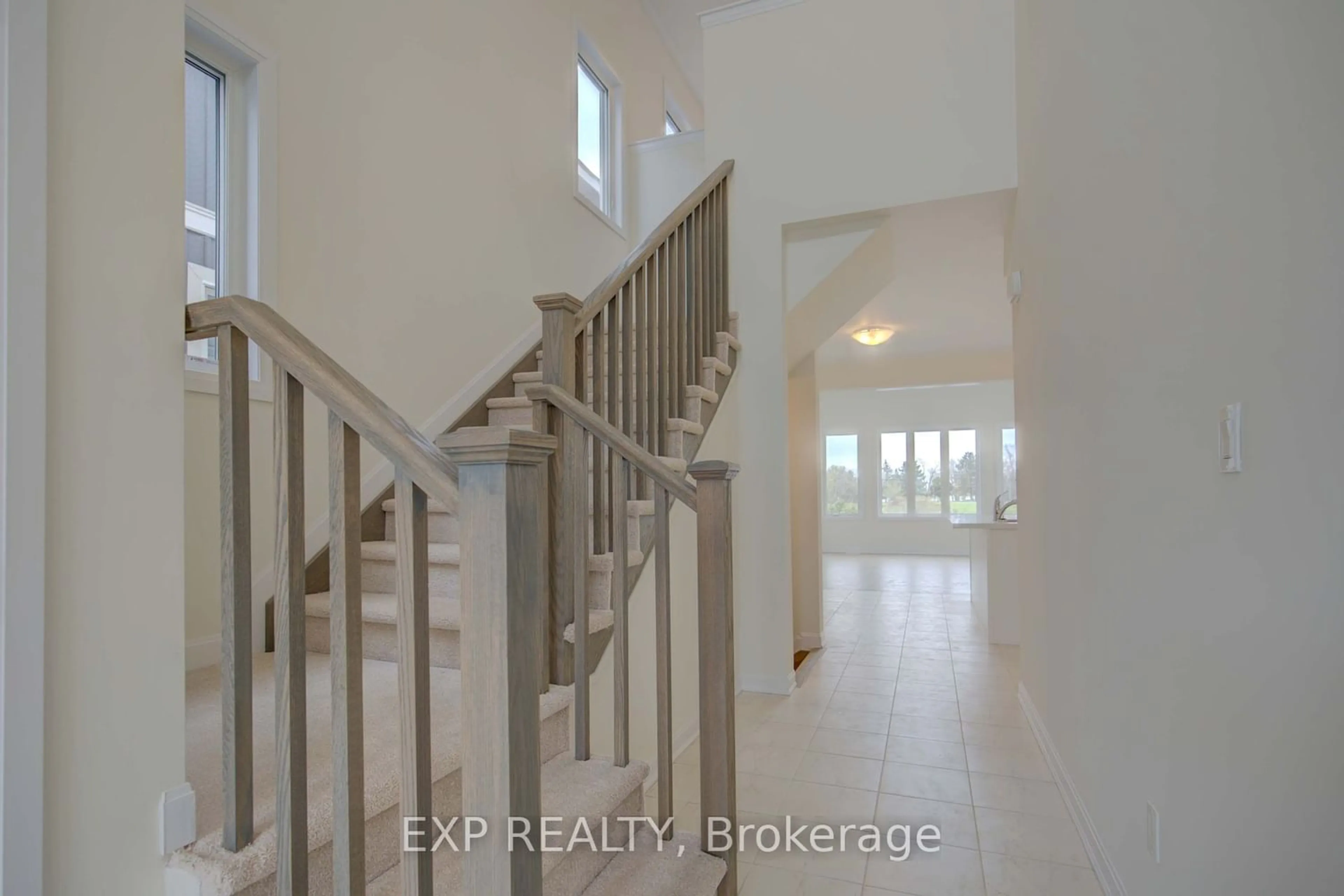 Indoor entryway for 12 Oakmont Dr, Loyalist Ontario K0H 1G0