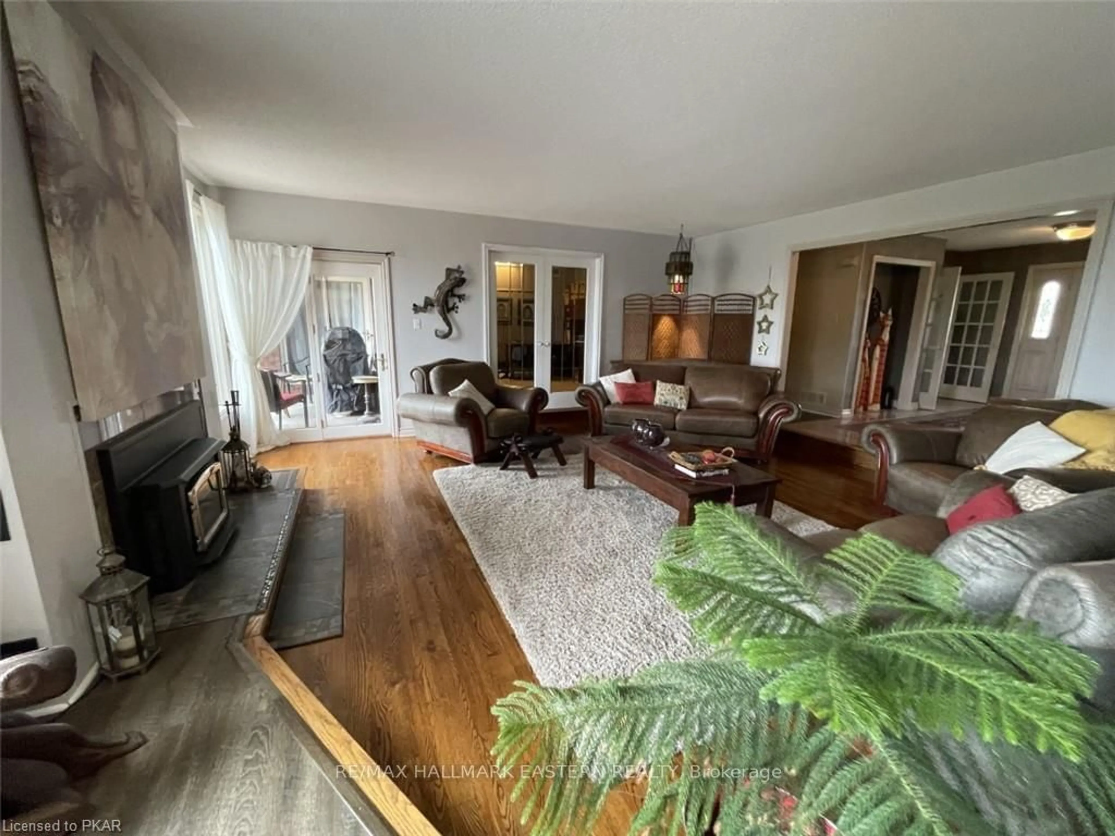Living room for 1300 David Fife Line, Otonabee-South Monaghan Ontario K0L 2G0