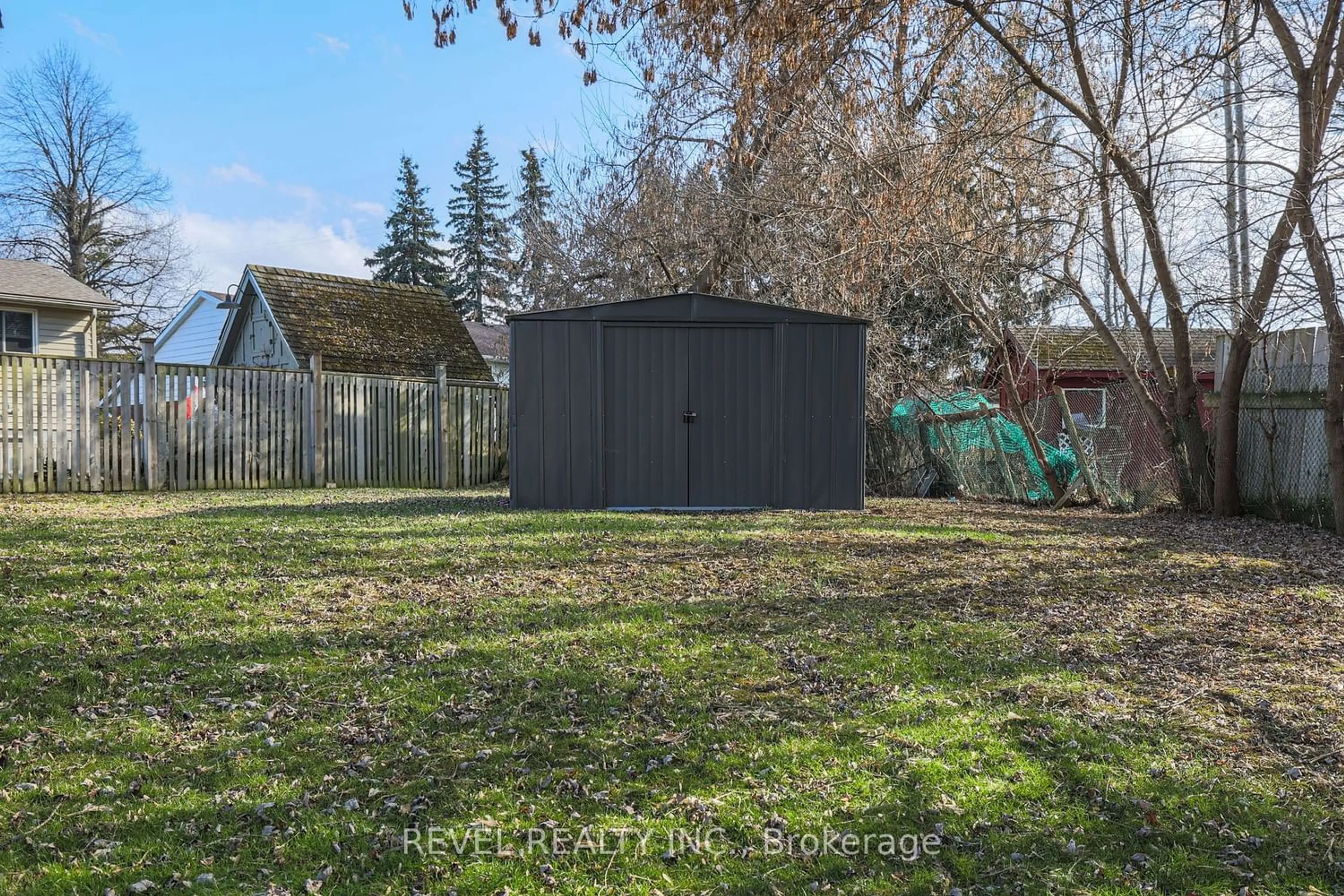 Shed for 6560 Harmony Ave, Niagara Falls Ontario L2H 1Z4