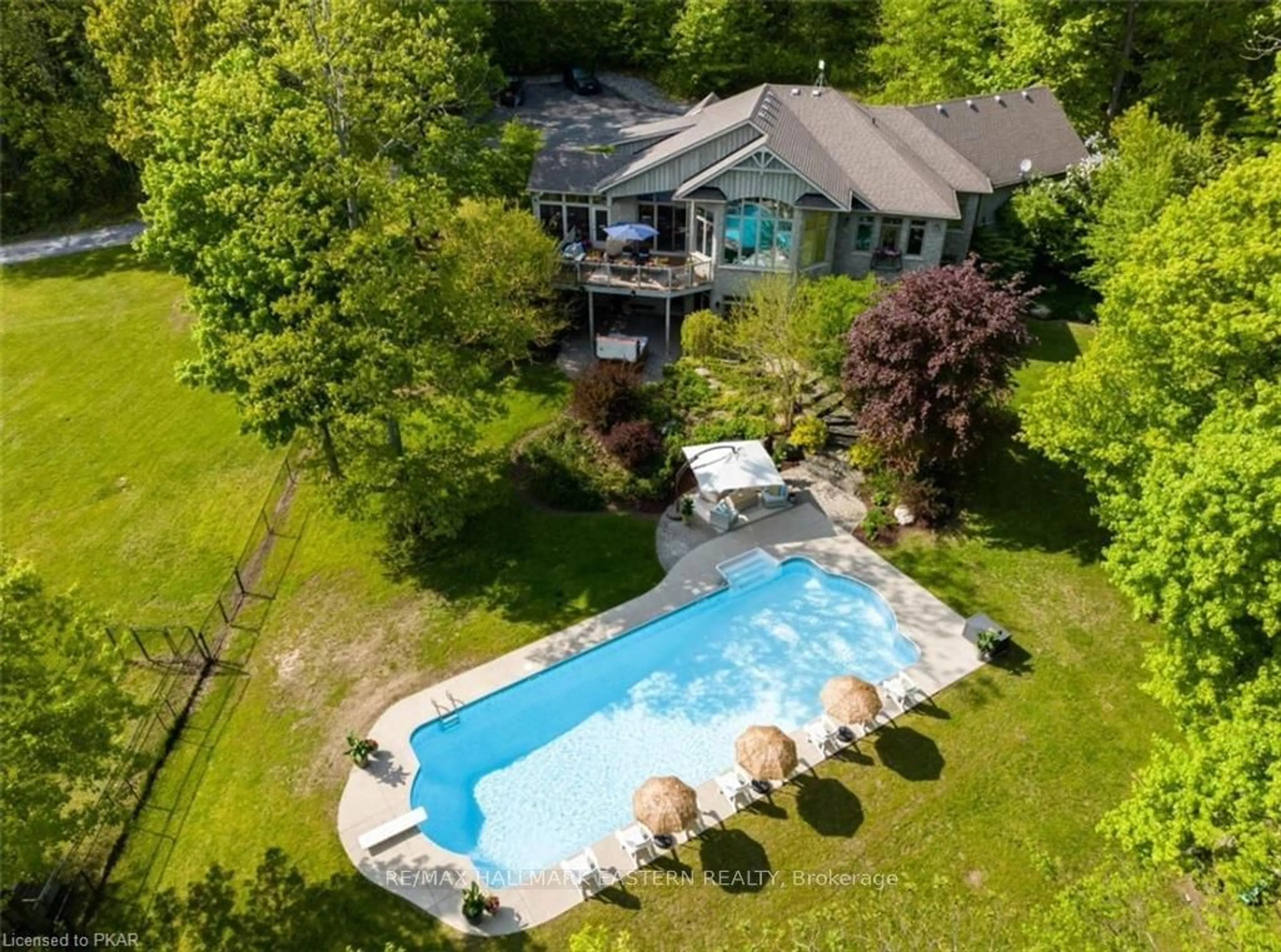 Indoor or outdoor pool for 229 Skinkle Rd, Trent Hills Ontario K0K 3K0