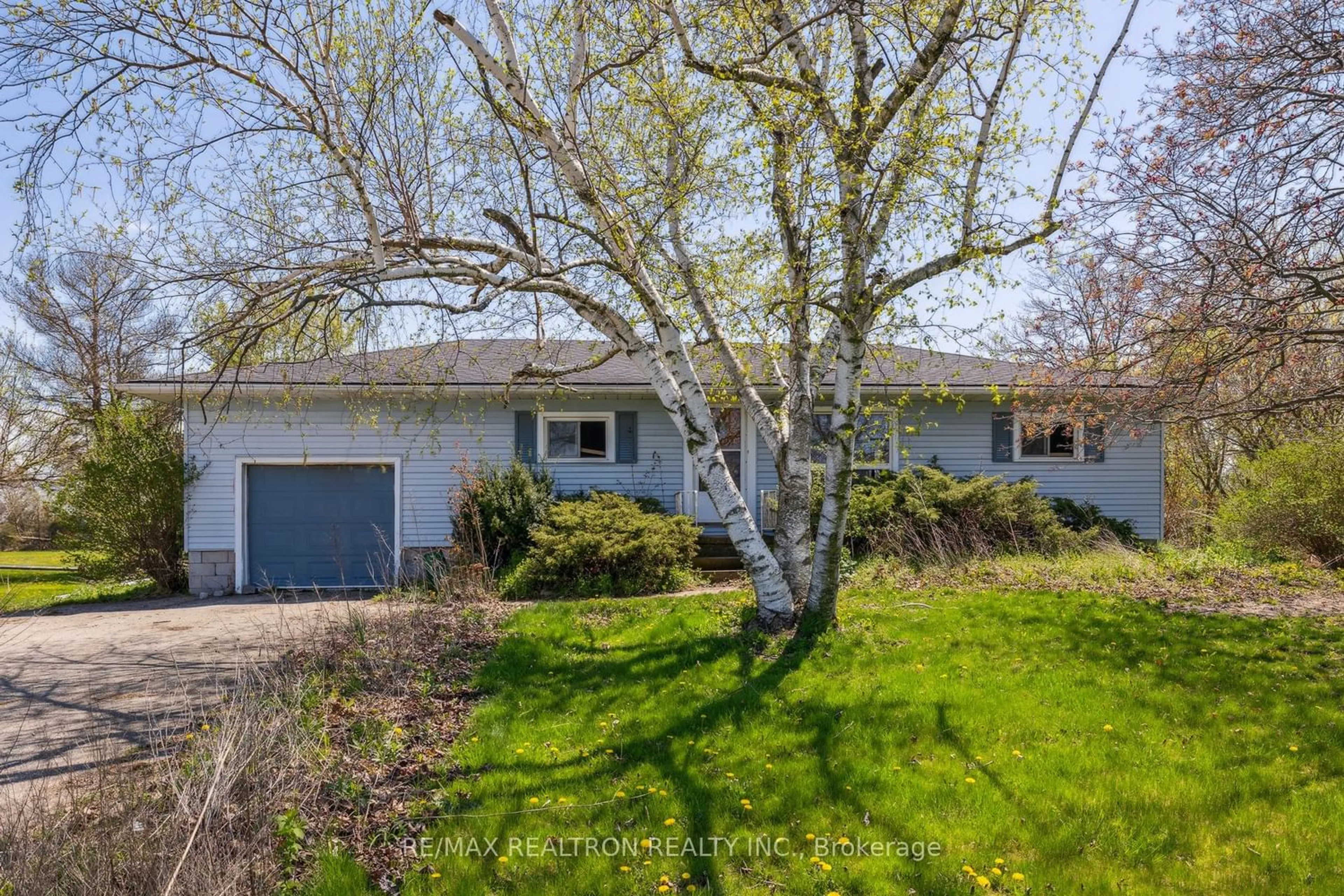 Frontside or backside of a home for 3227 Regional Rd 8, West Lincoln Ontario L0R 1M0