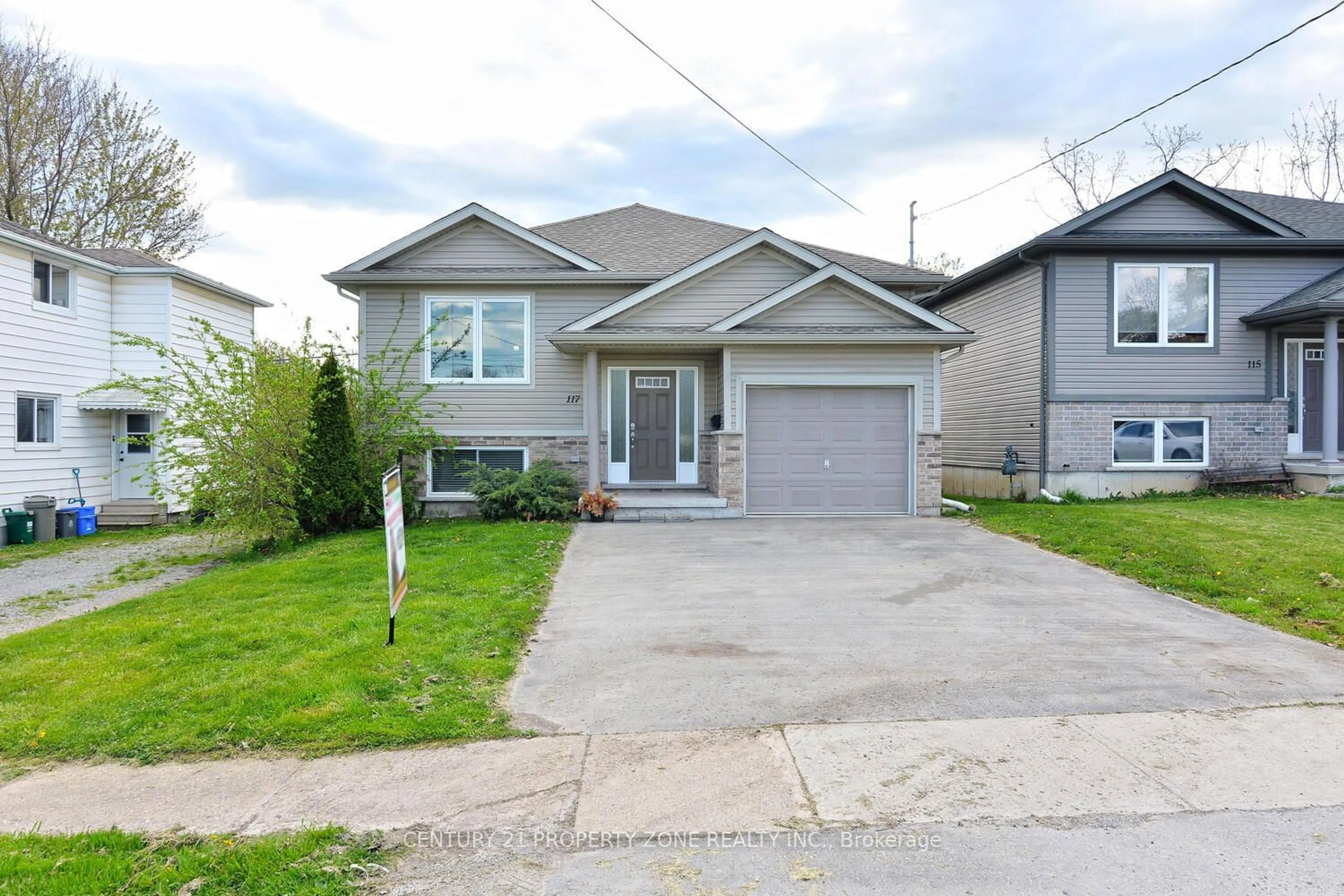 Frontside or backside of a home for 117 Morton St, Thorold Ontario L2V 1C6