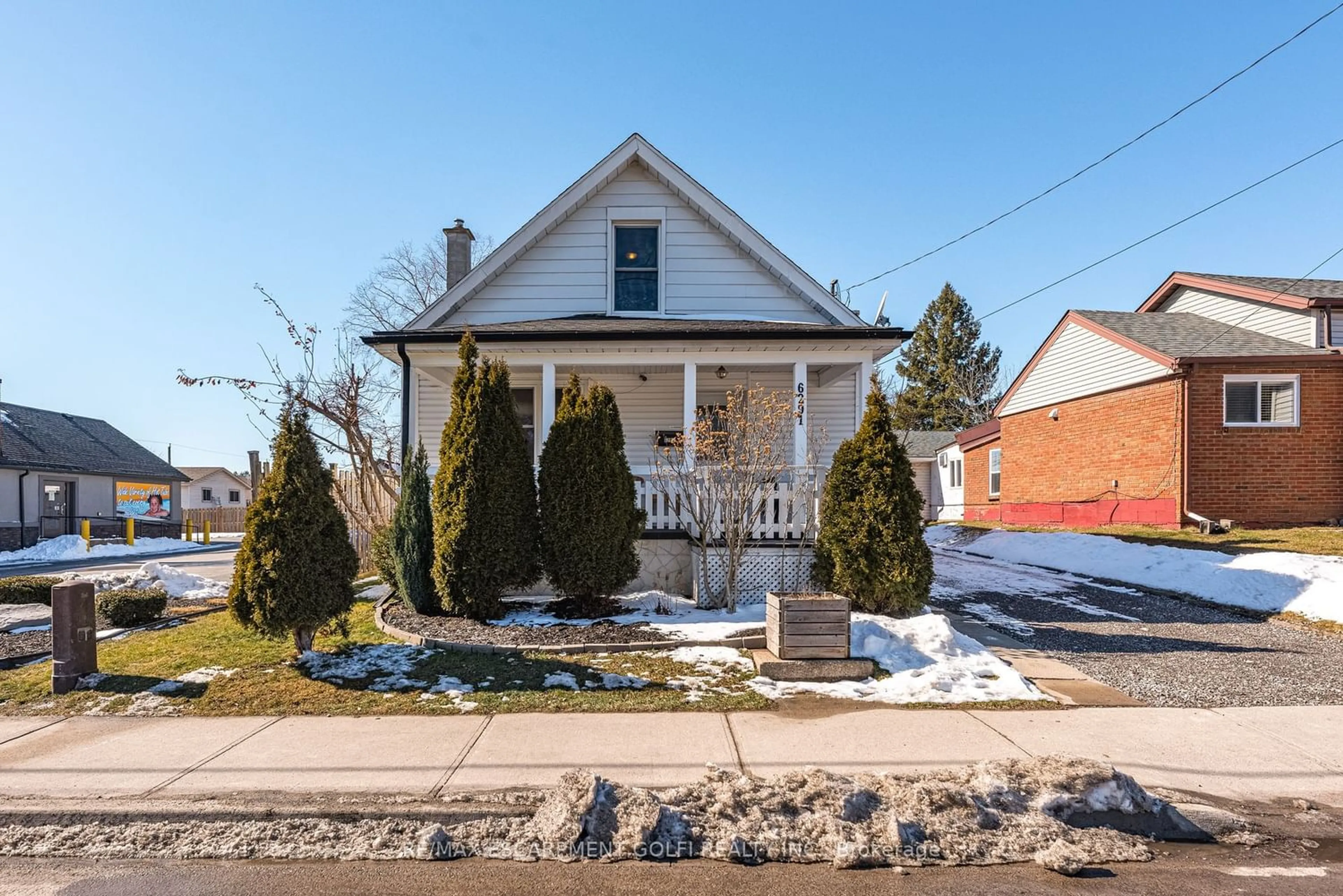 Frontside or backside of a home for 6291 Drummond Rd, Niagara Falls Ontario L2G 4M8