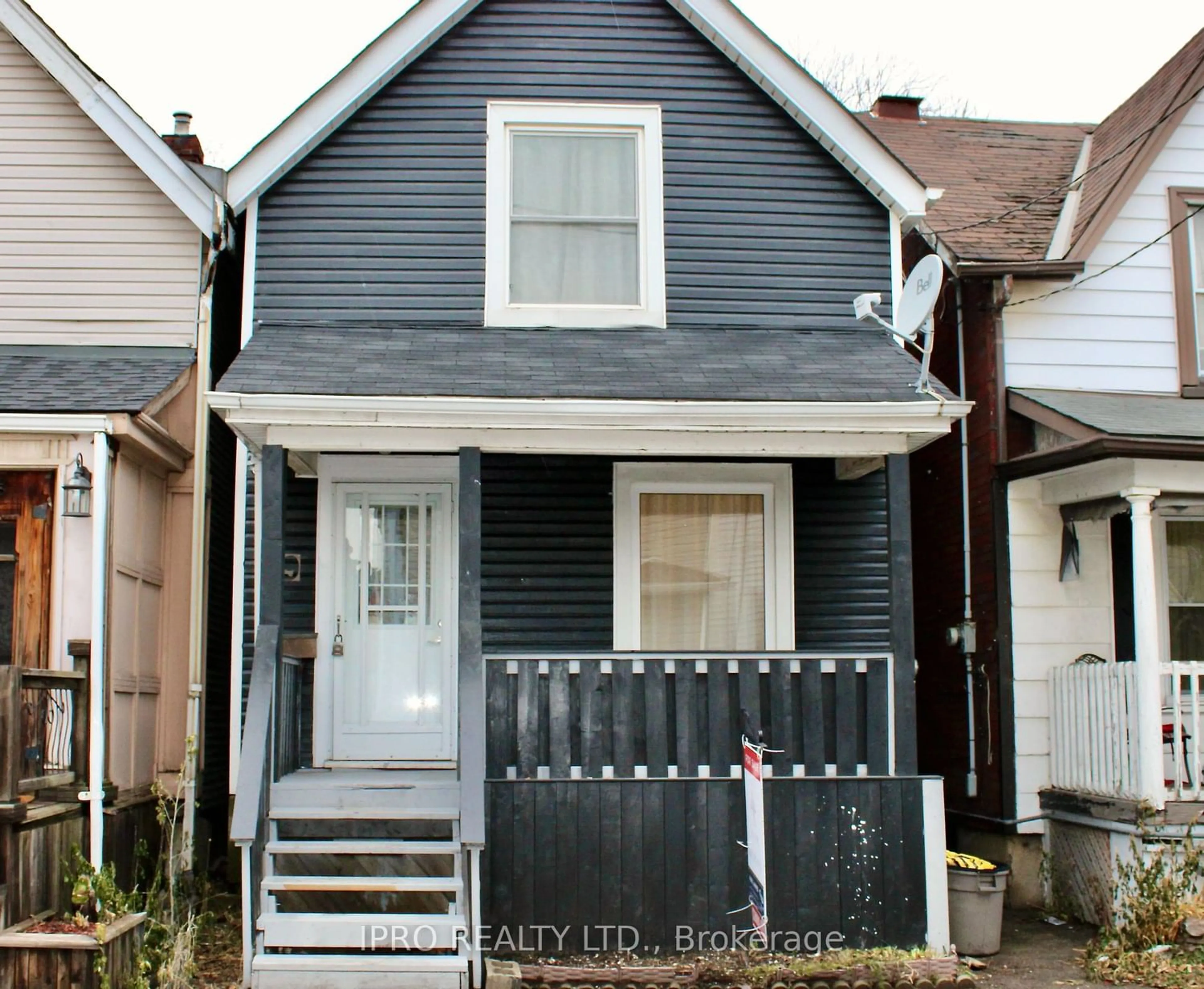 Frontside or backside of a home for 9 Adams St, Hamilton Ontario L8L 5Y1