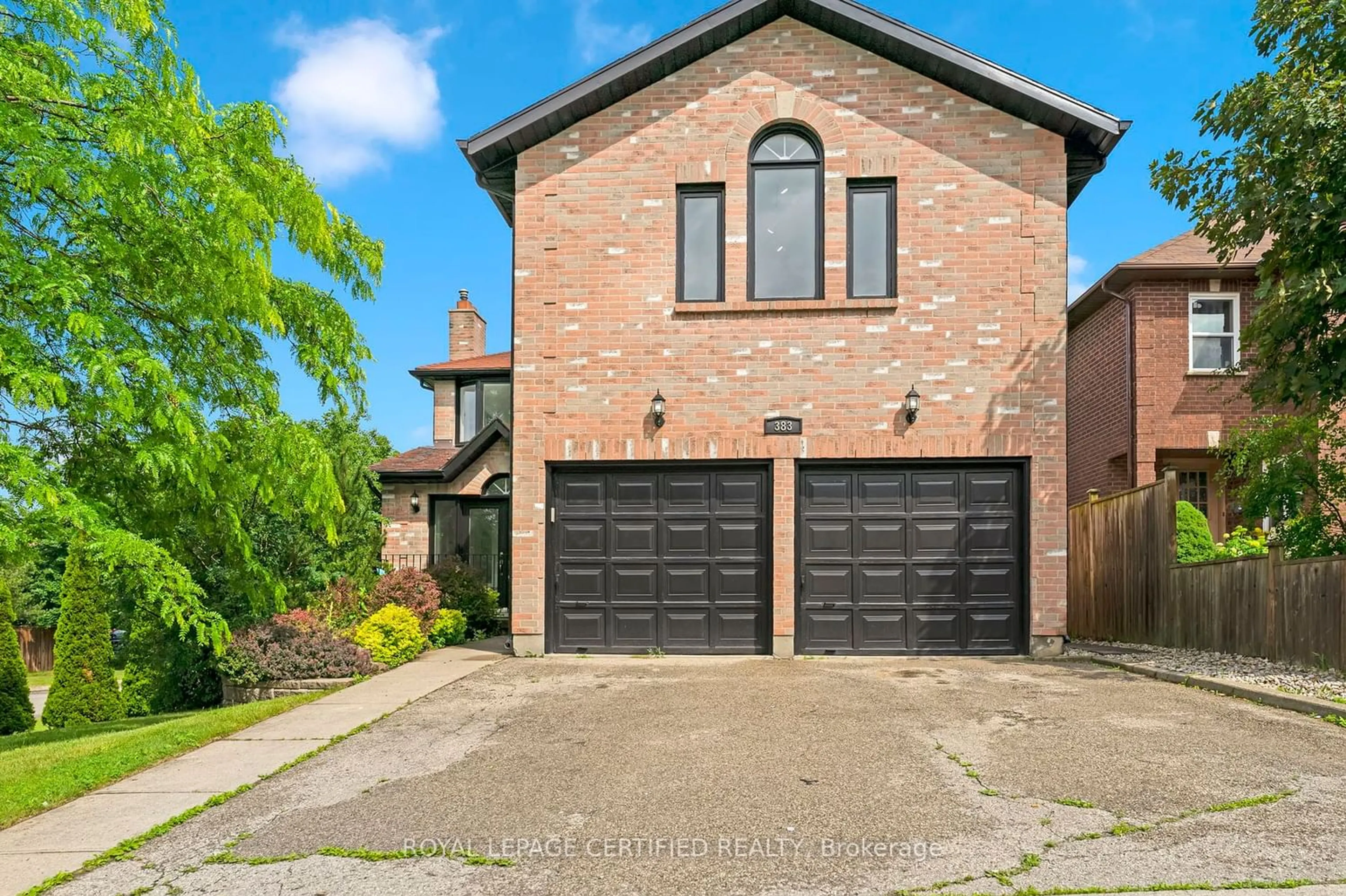 Home with brick exterior material for 383 Burnett Ave, Cambridge Ontario N1T 1G7