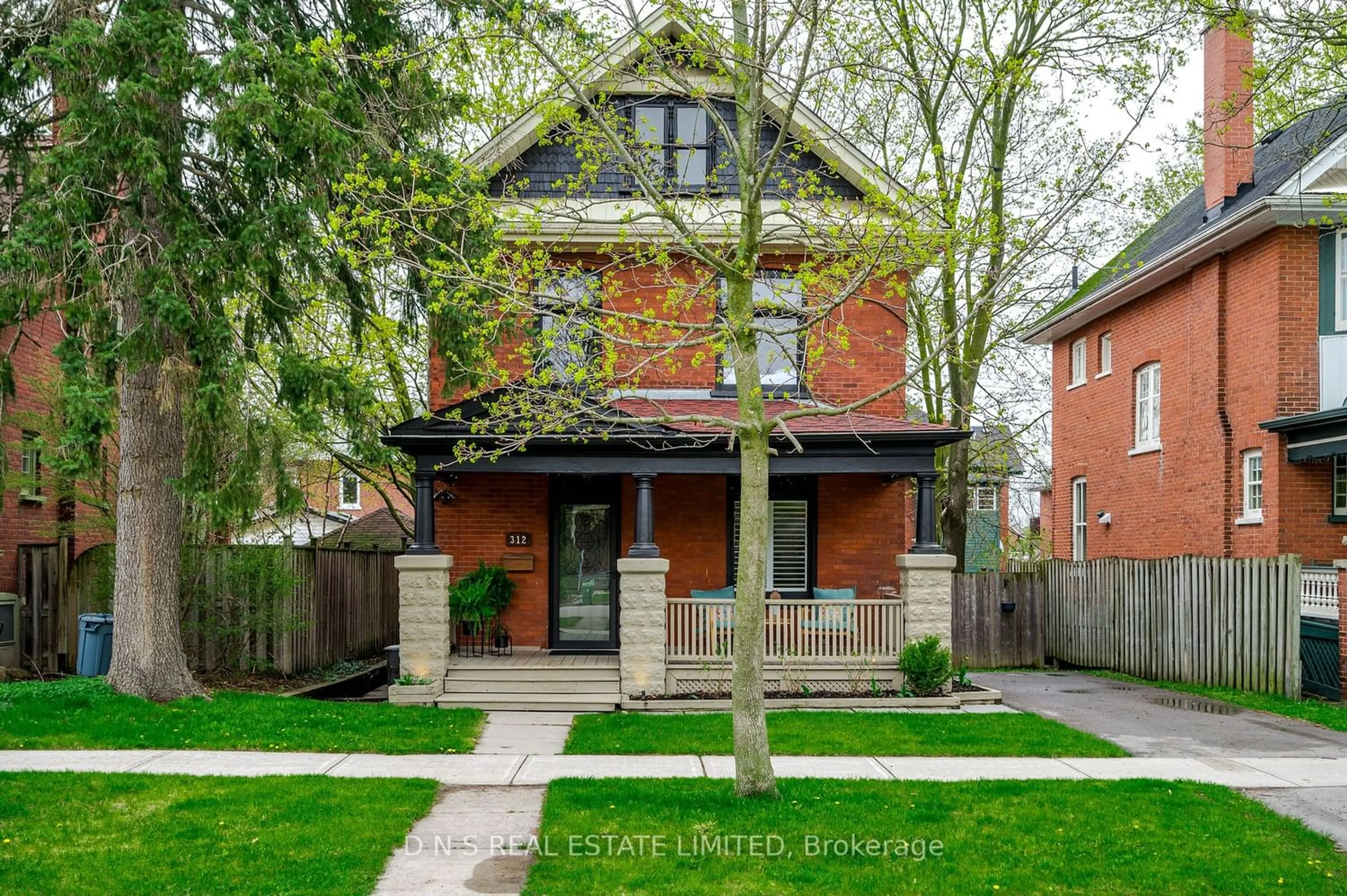 Home with brick exterior material for 312 Elias Ave, Peterborough Ontario K9J 5G9