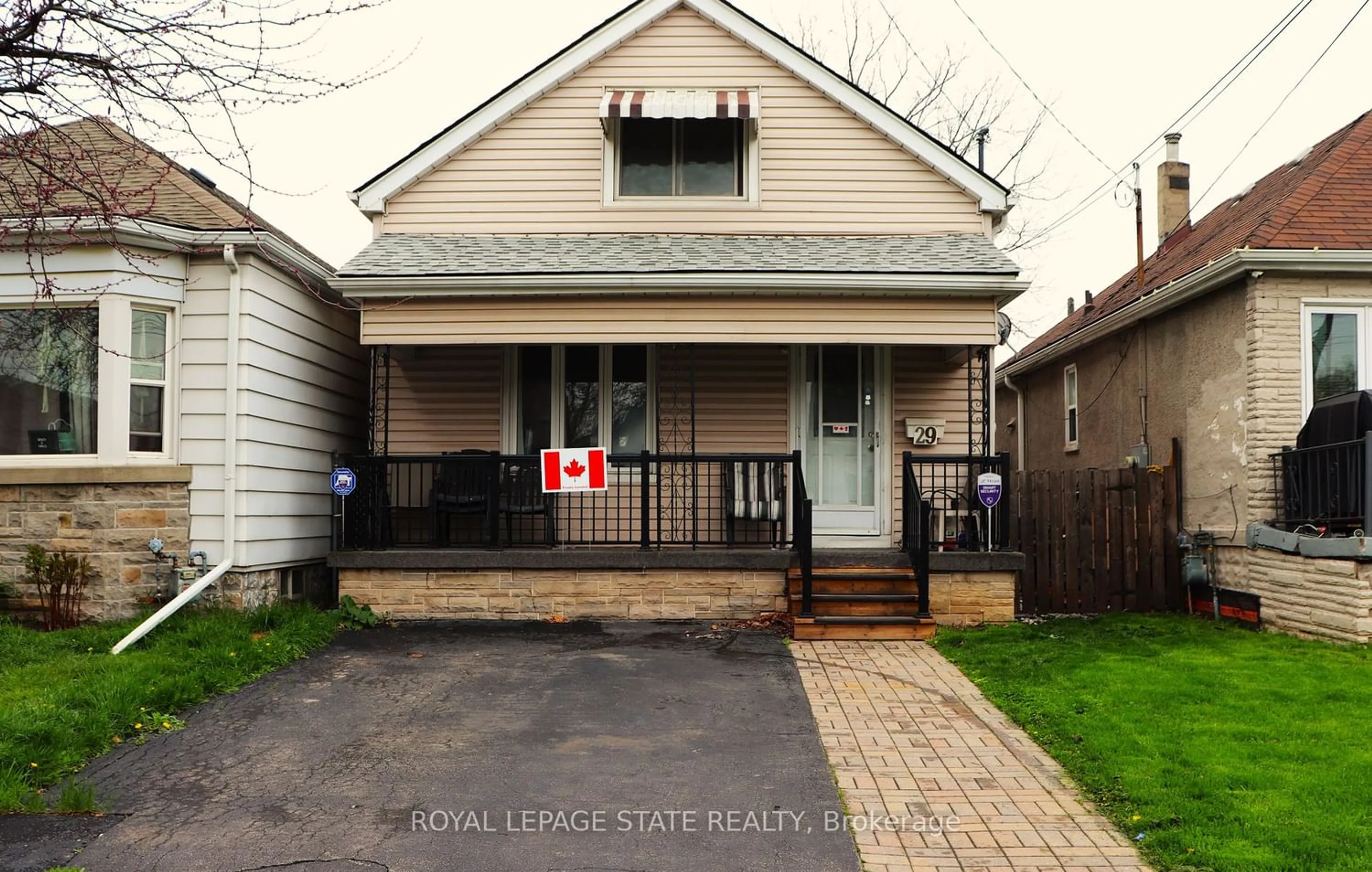 Frontside or backside of a home for 29 Robins Ave, Hamilton Ontario L8H 4M8