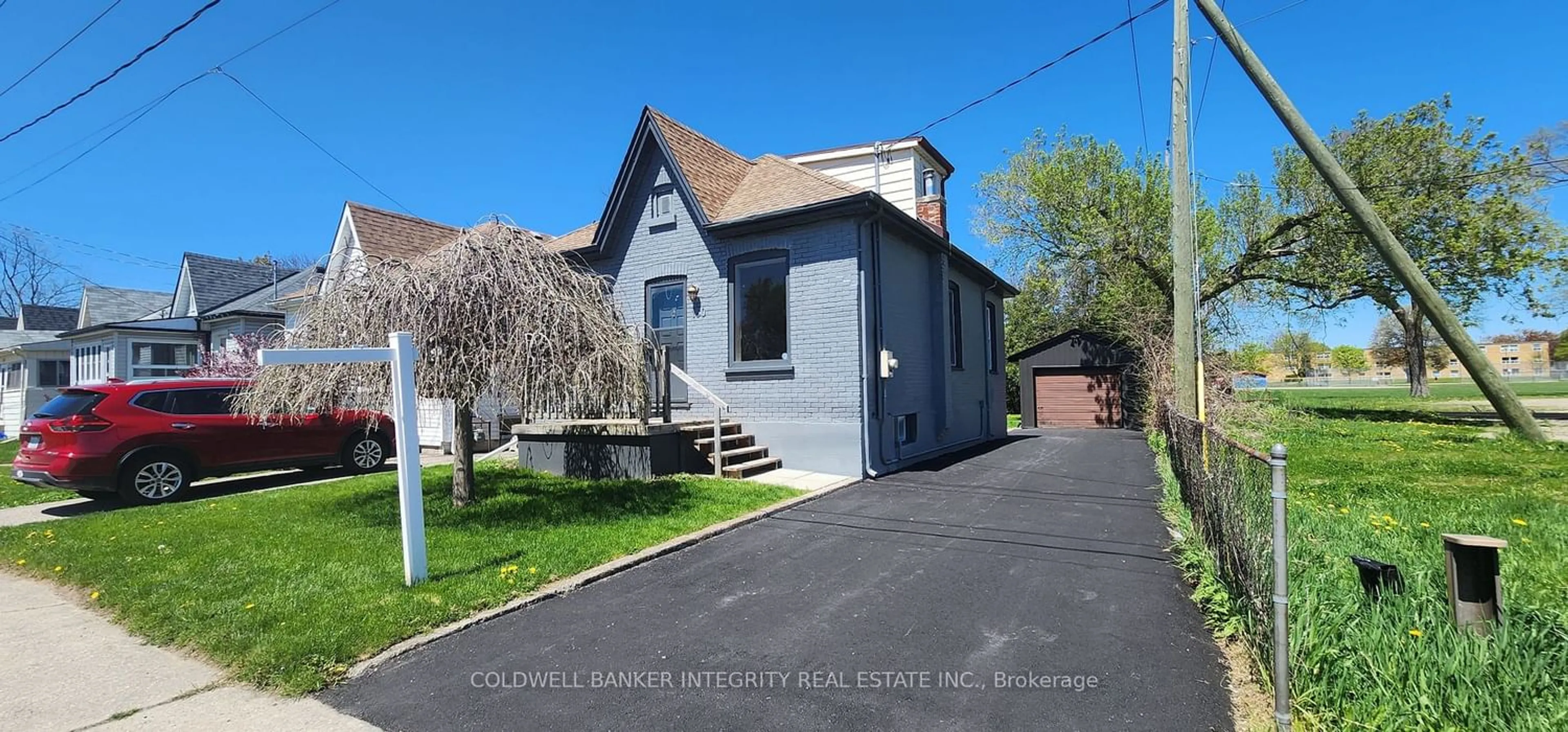 Frontside or backside of a home for 130 Mary St, Brantford Ontario N3S 3B9