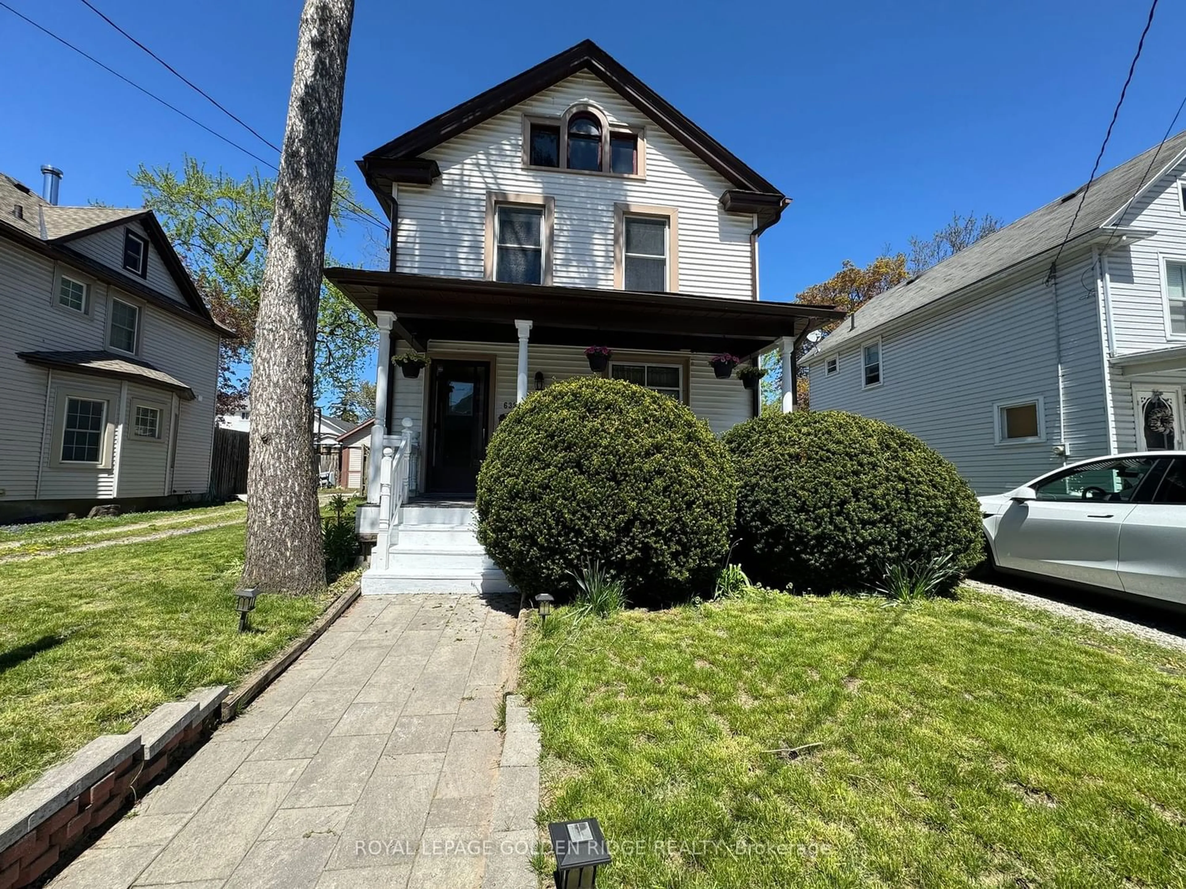 Frontside or backside of a home for 6335 Barker St, Niagara Falls Ontario L2G 1Y6