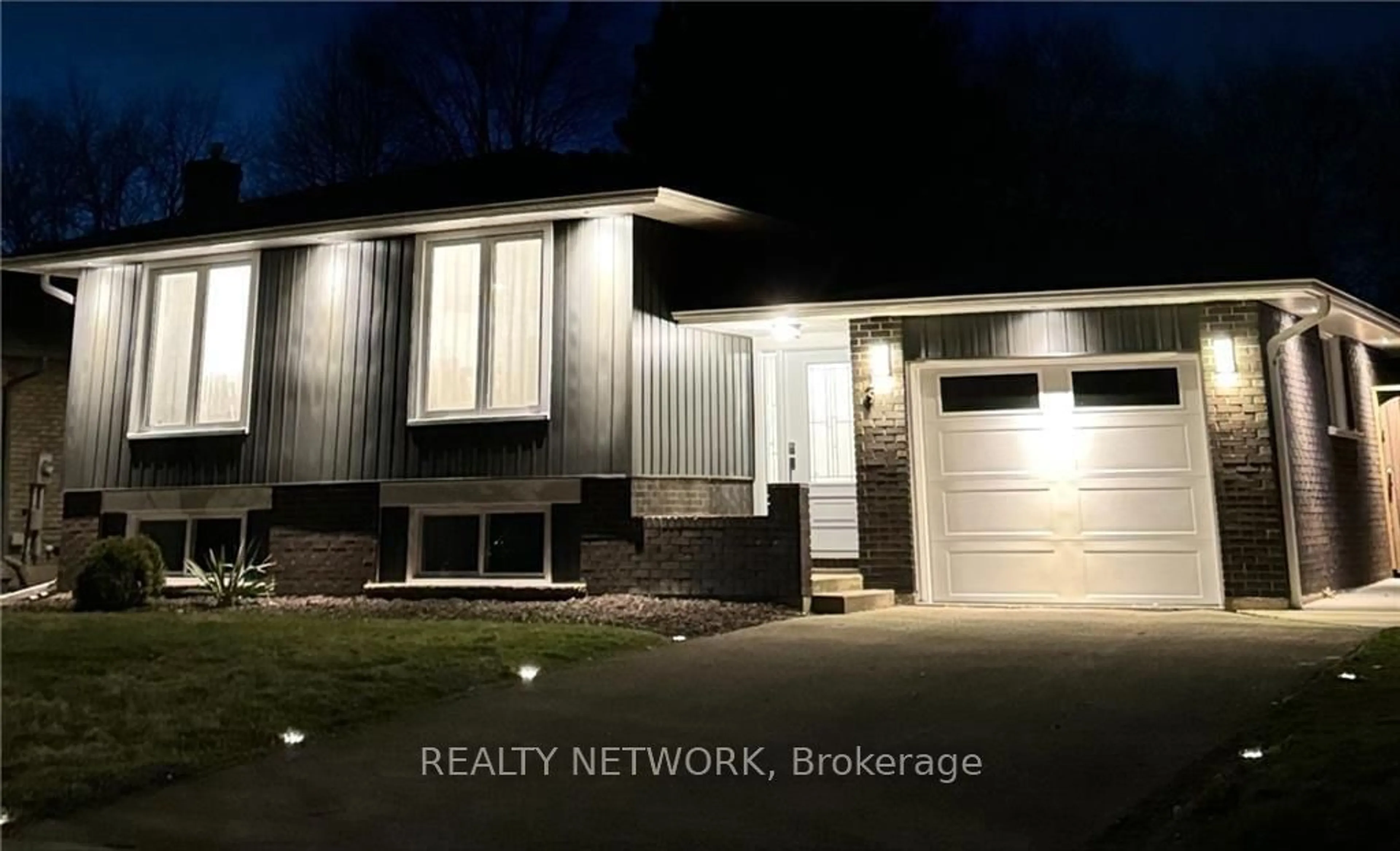 Frontside or backside of a home for 29 Ashgrove Ave, Brantford Ontario N3R 6E1