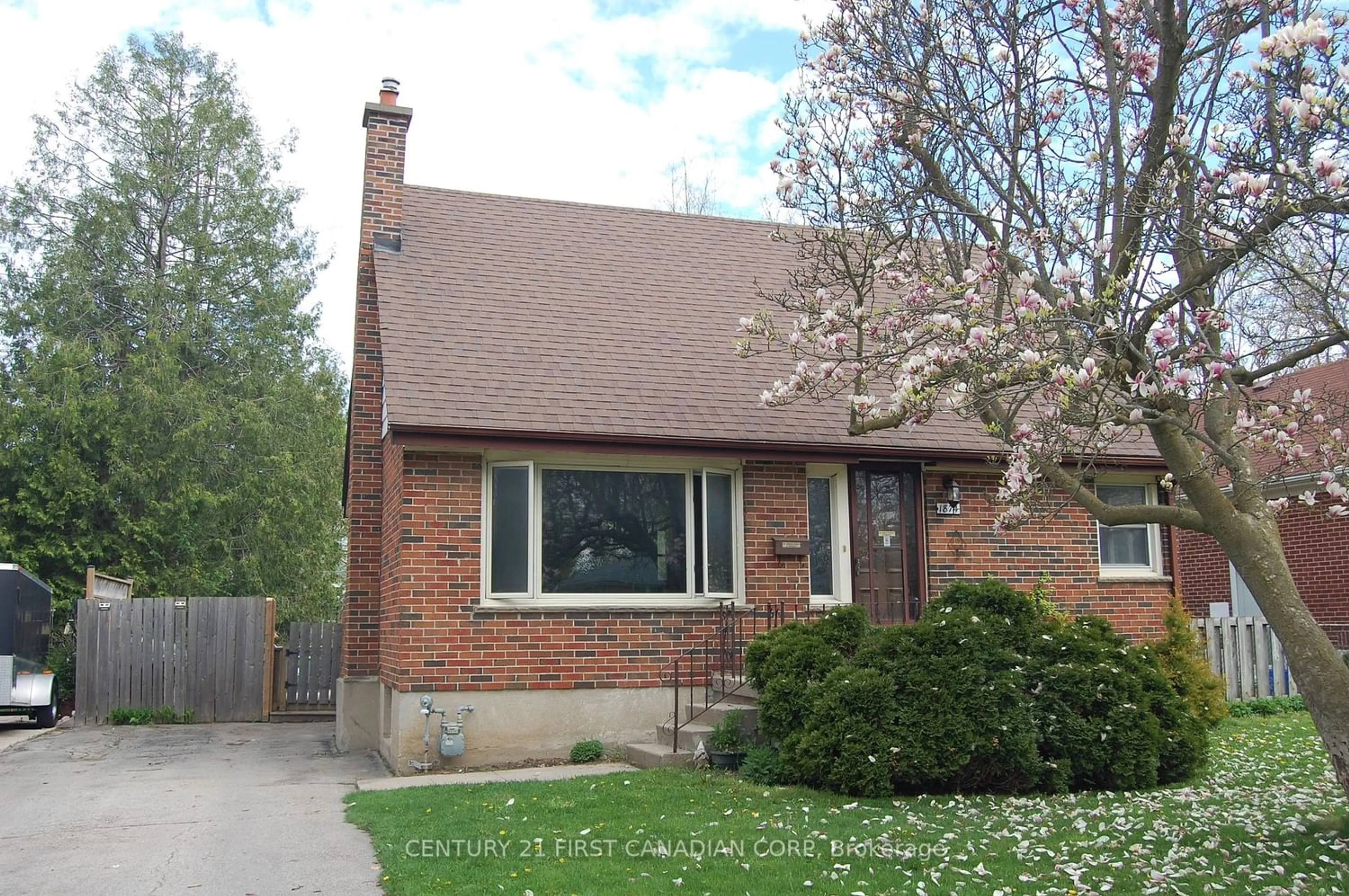 Home with brick exterior material for 1874 Churchill Ave, London Ontario N5W 2L6