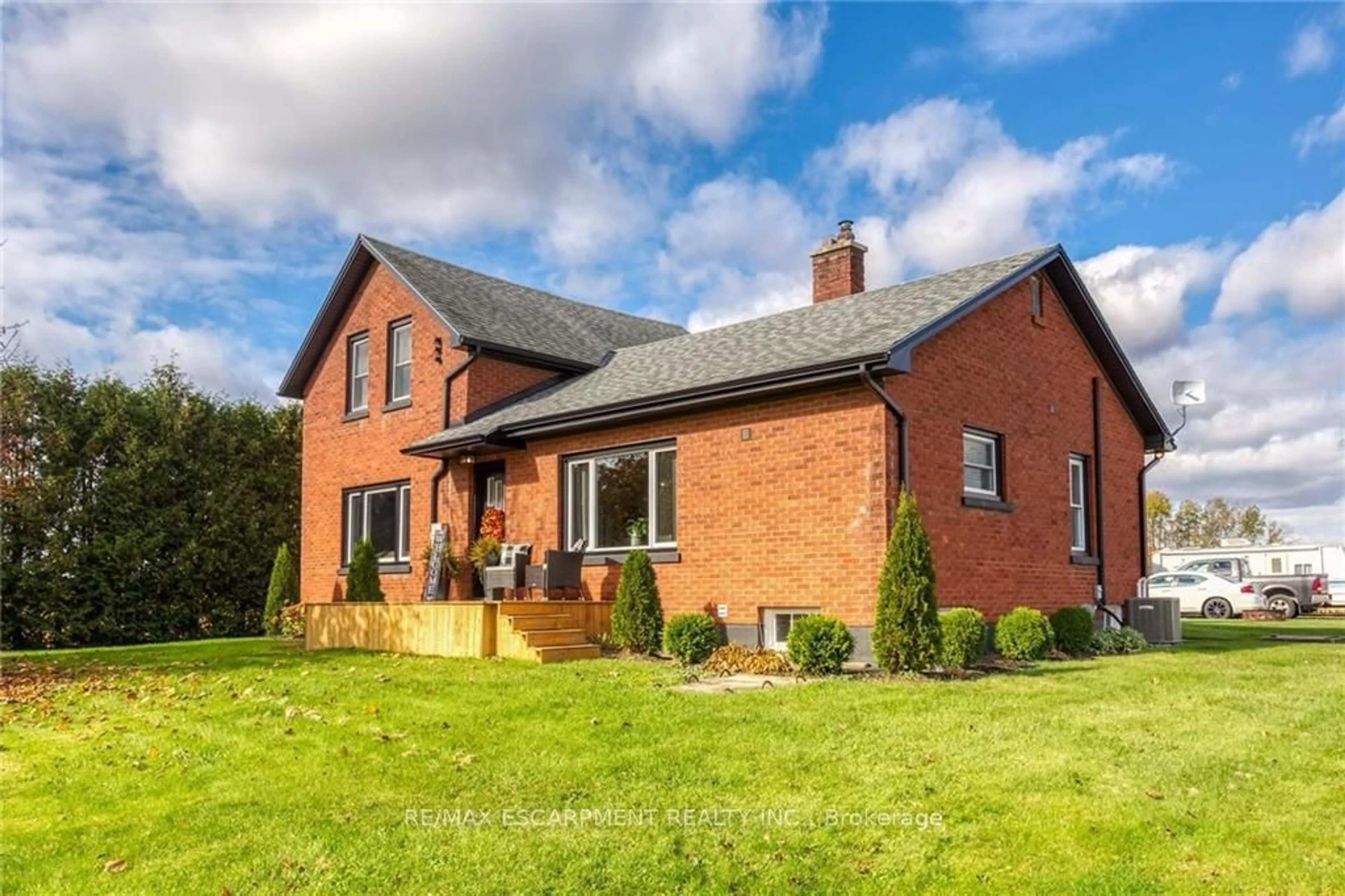 Home with brick exterior material for 1671 12th Concession Rd, Norfolk Ontario N0E 1G0