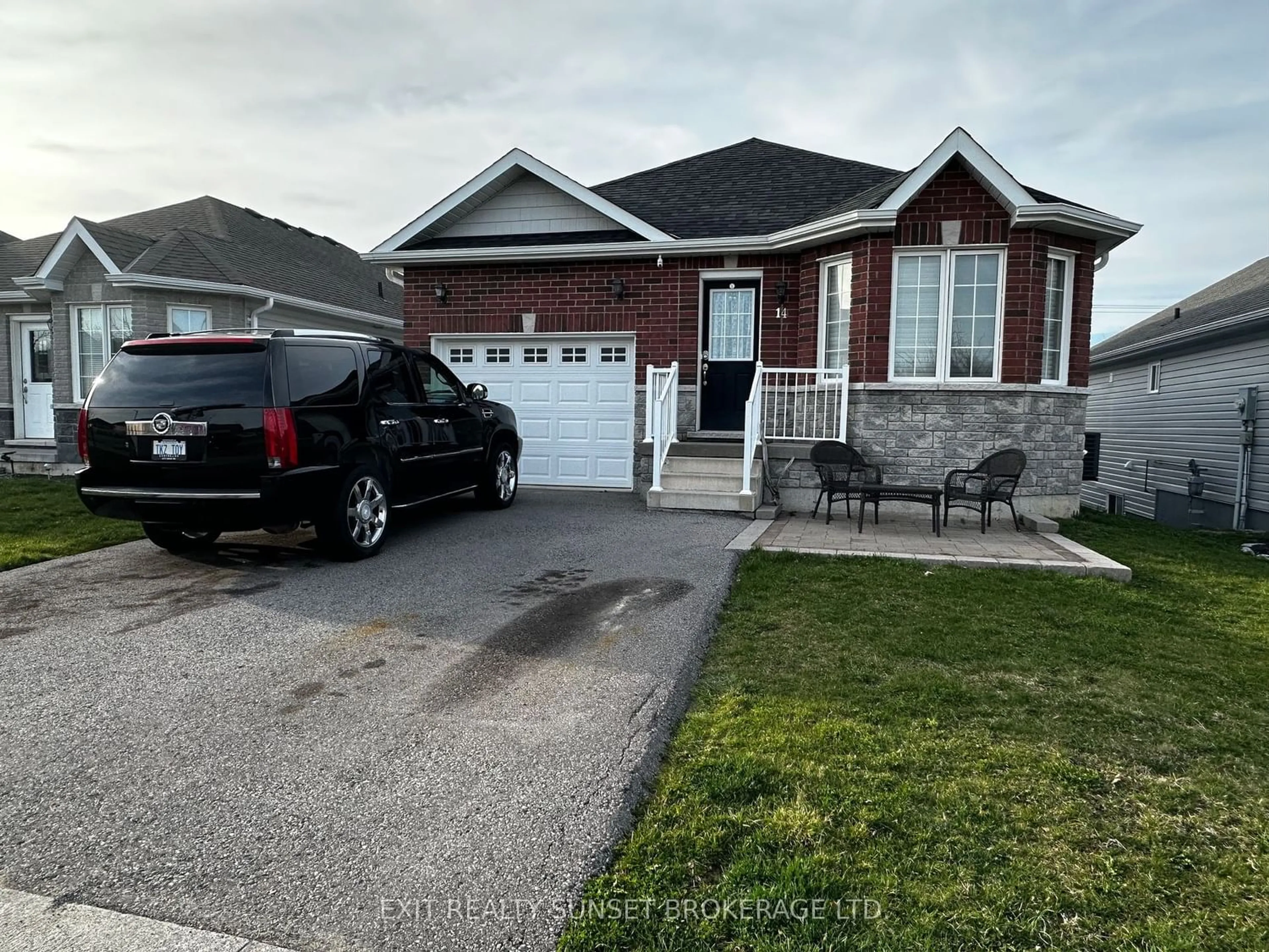 Frontside or backside of a home for 14 Lisbeth Cres, Kawartha Lakes Ontario K9V 0C9