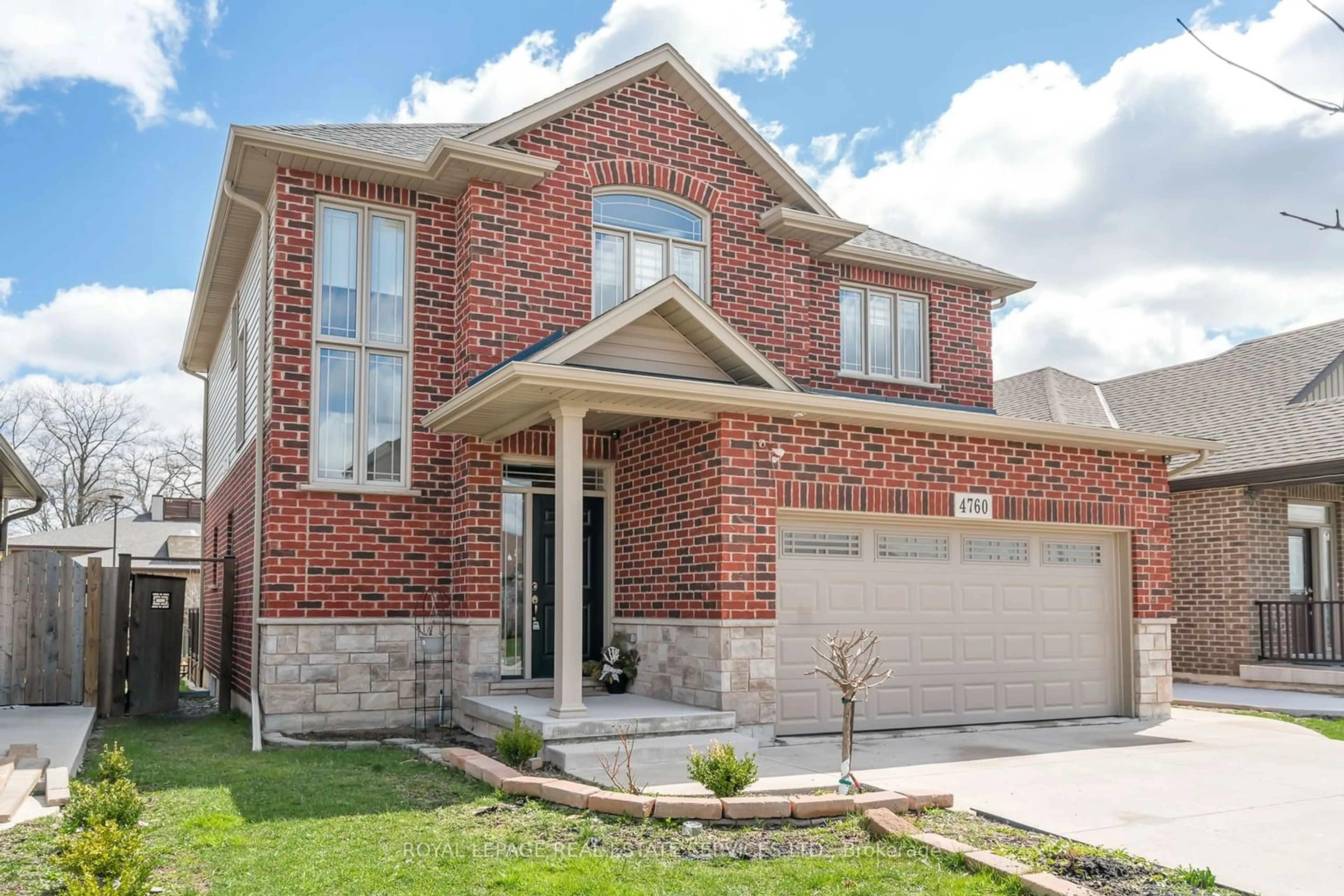 Home with brick exterior material for 4760 Victor Dr, Niagara Falls Ontario L2E 0B2