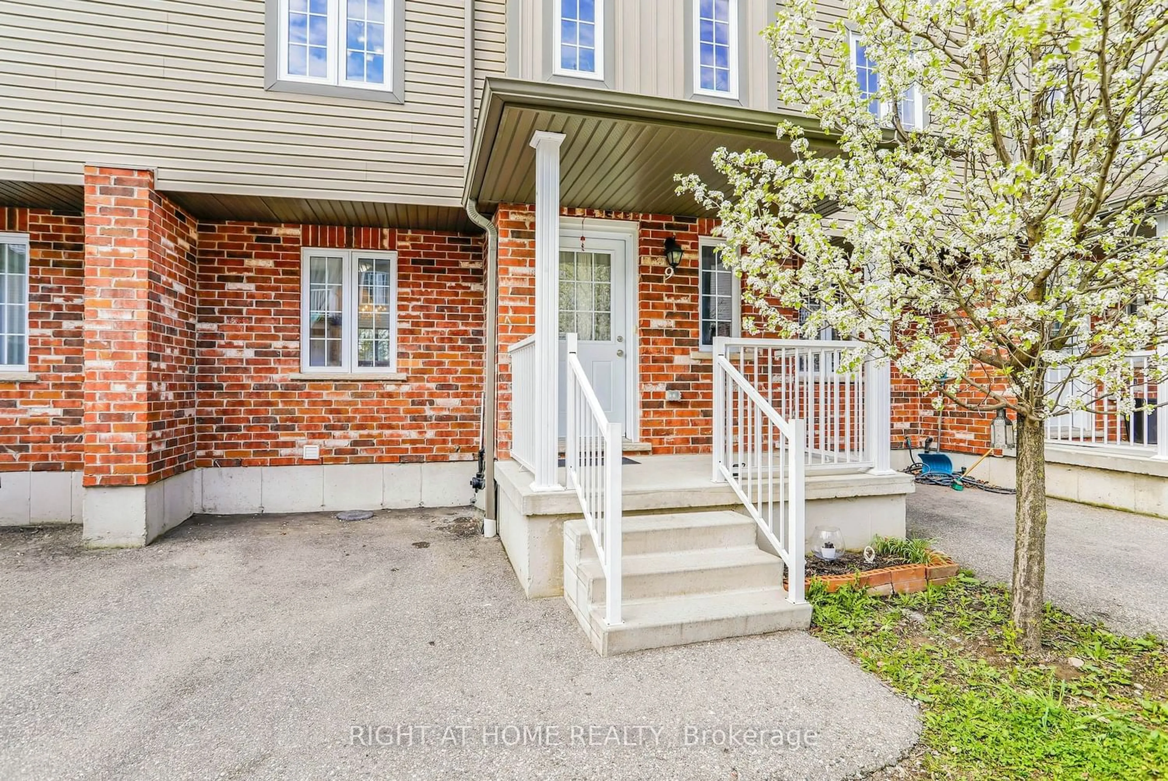 A pic from exterior of the house or condo for 55 Mooregate Cres #9, Kitchener Ontario N2M 0A6
