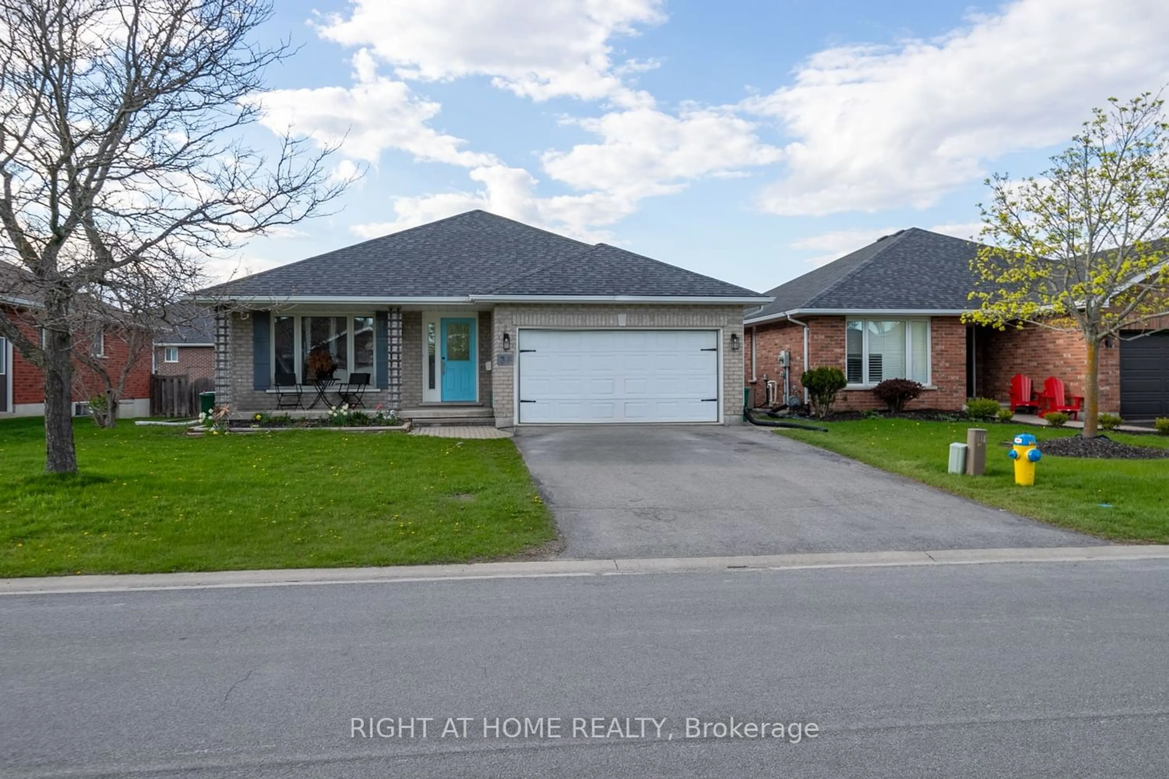 Frontside or backside of a home for 38 Hickory Grve, Belleville Ontario K8N 5Y2