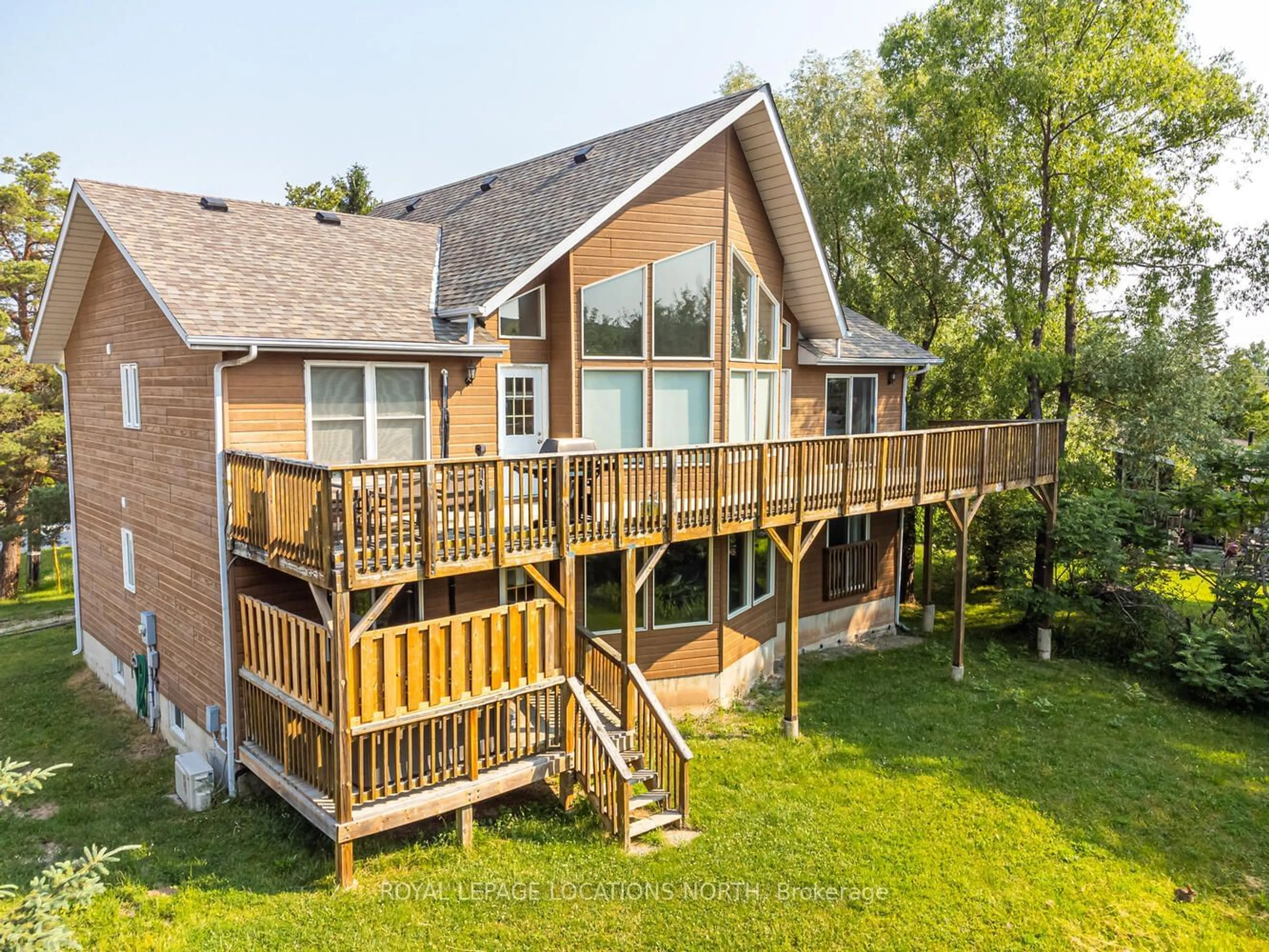 Frontside or backside of a home for 116 Tyrolean Lane, Blue Mountains Ontario L9Y 0N7