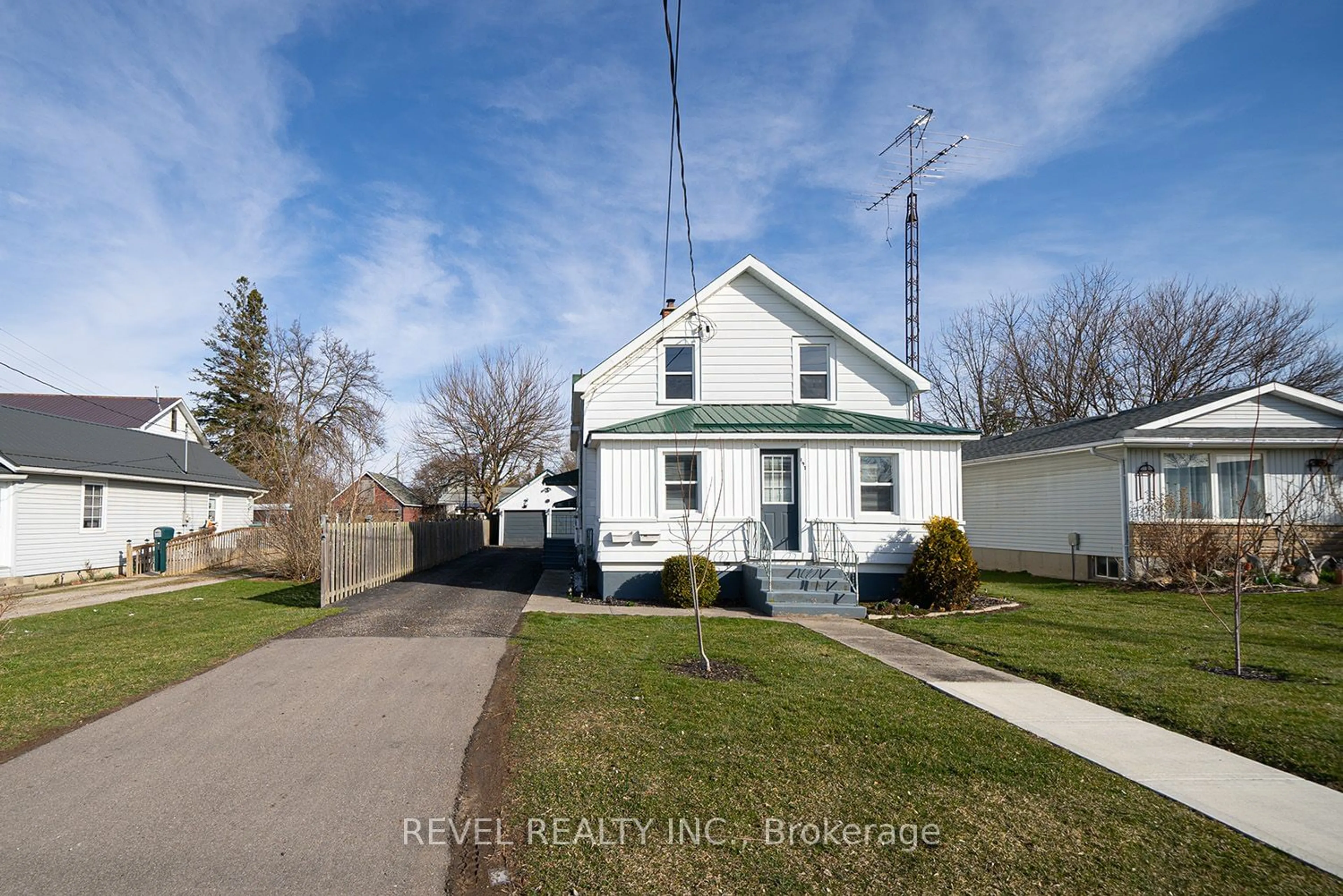 Frontside or backside of a home for 197 Ann St, Norfolk Ontario N4B 1H8