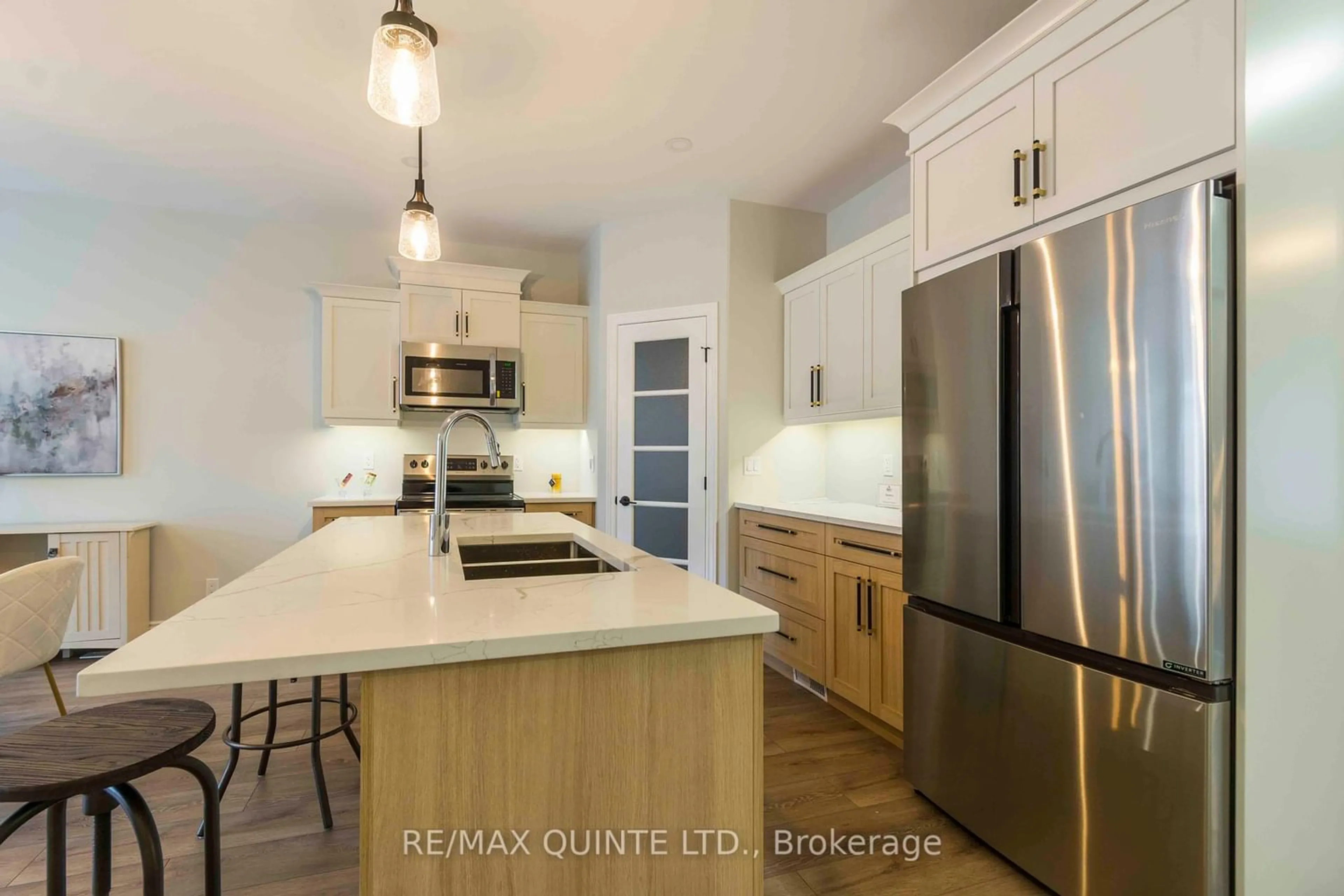 Open concept kitchen for 62 Raycroft Dr, Belleville Ontario K8N 0R4