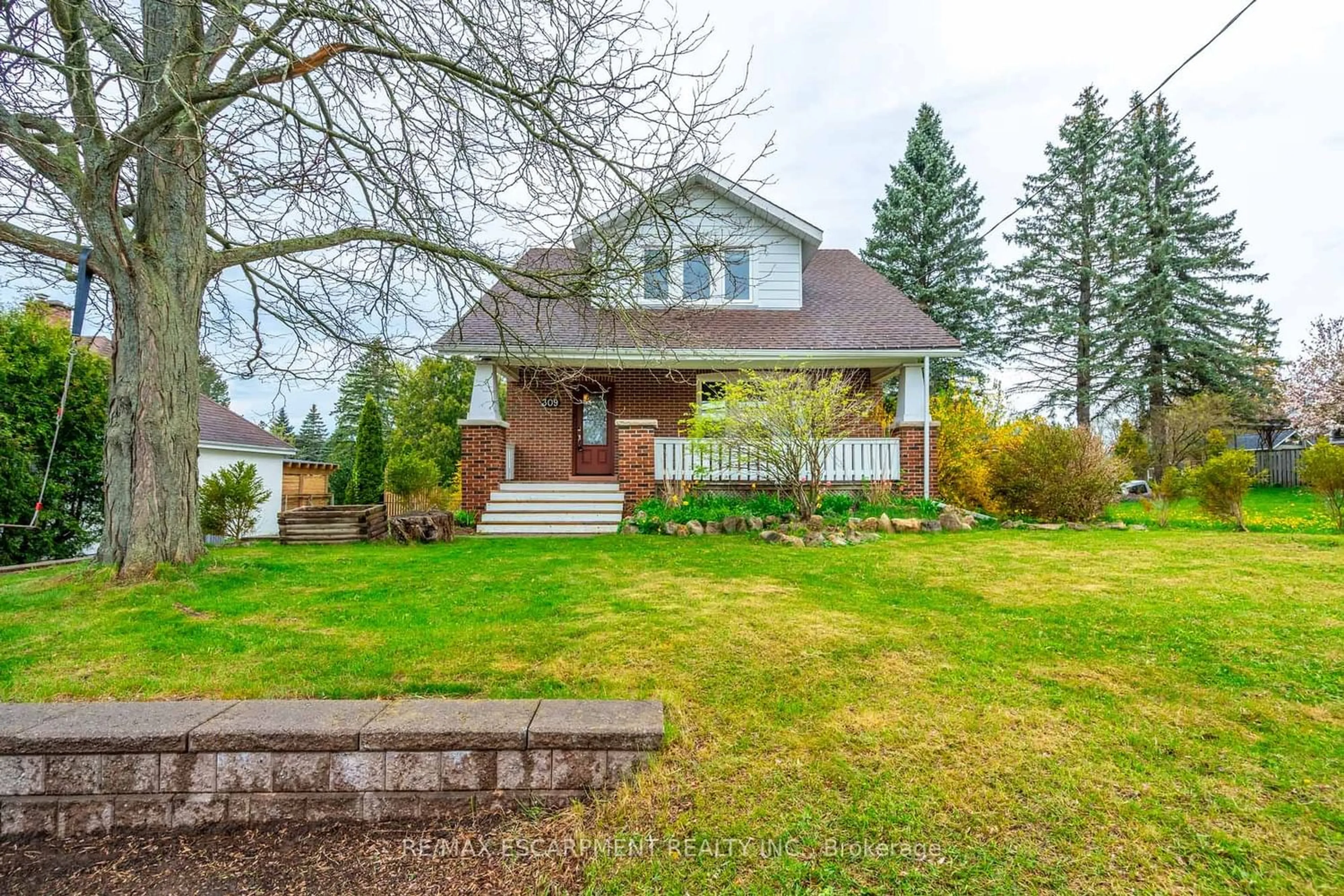 Frontside or backside of a home for 309 Carlisle Rd, Hamilton Ontario L0R 1H2
