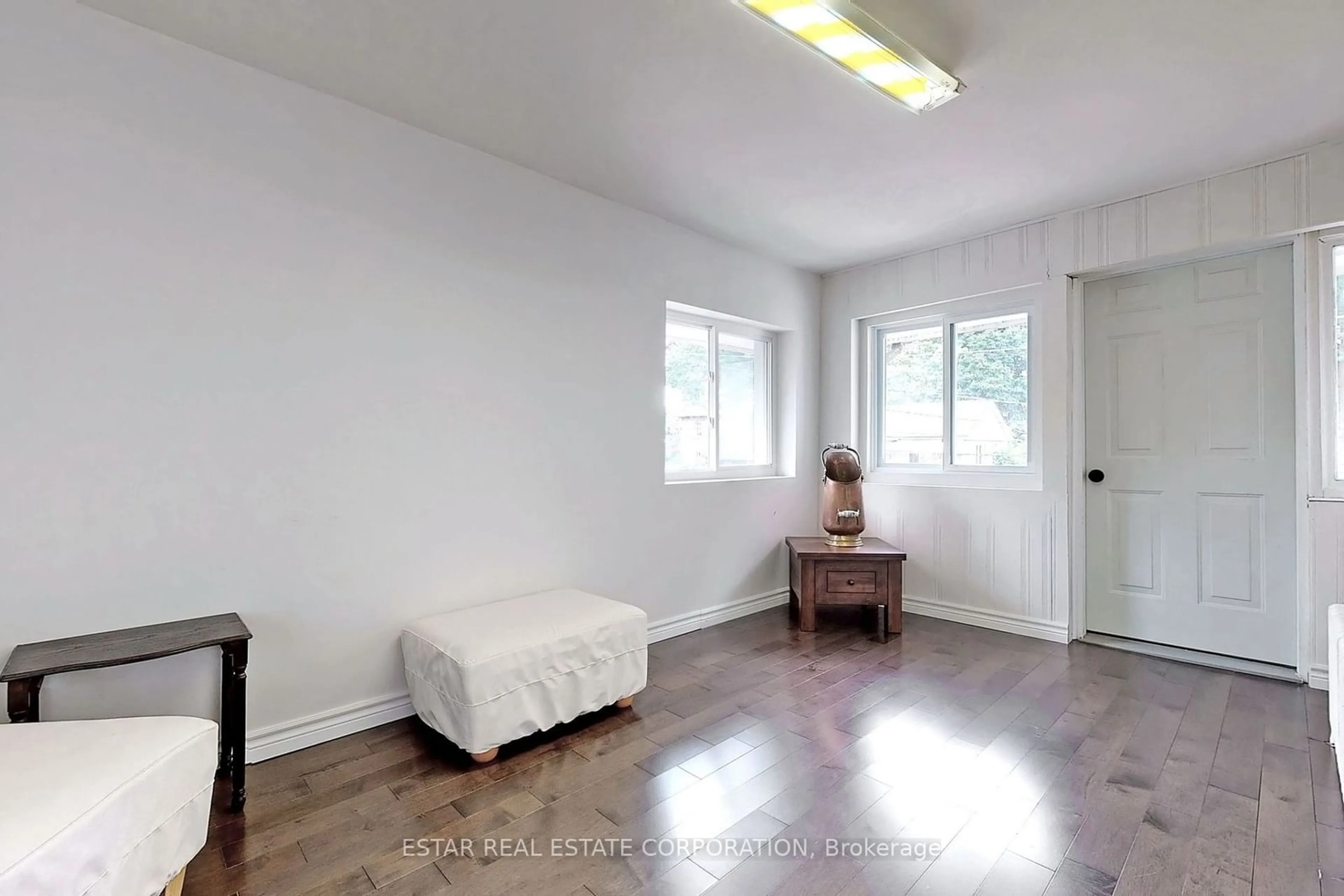 A pic of a room for 5007 River Rd, Niagara Falls Ontario L2E 3G7