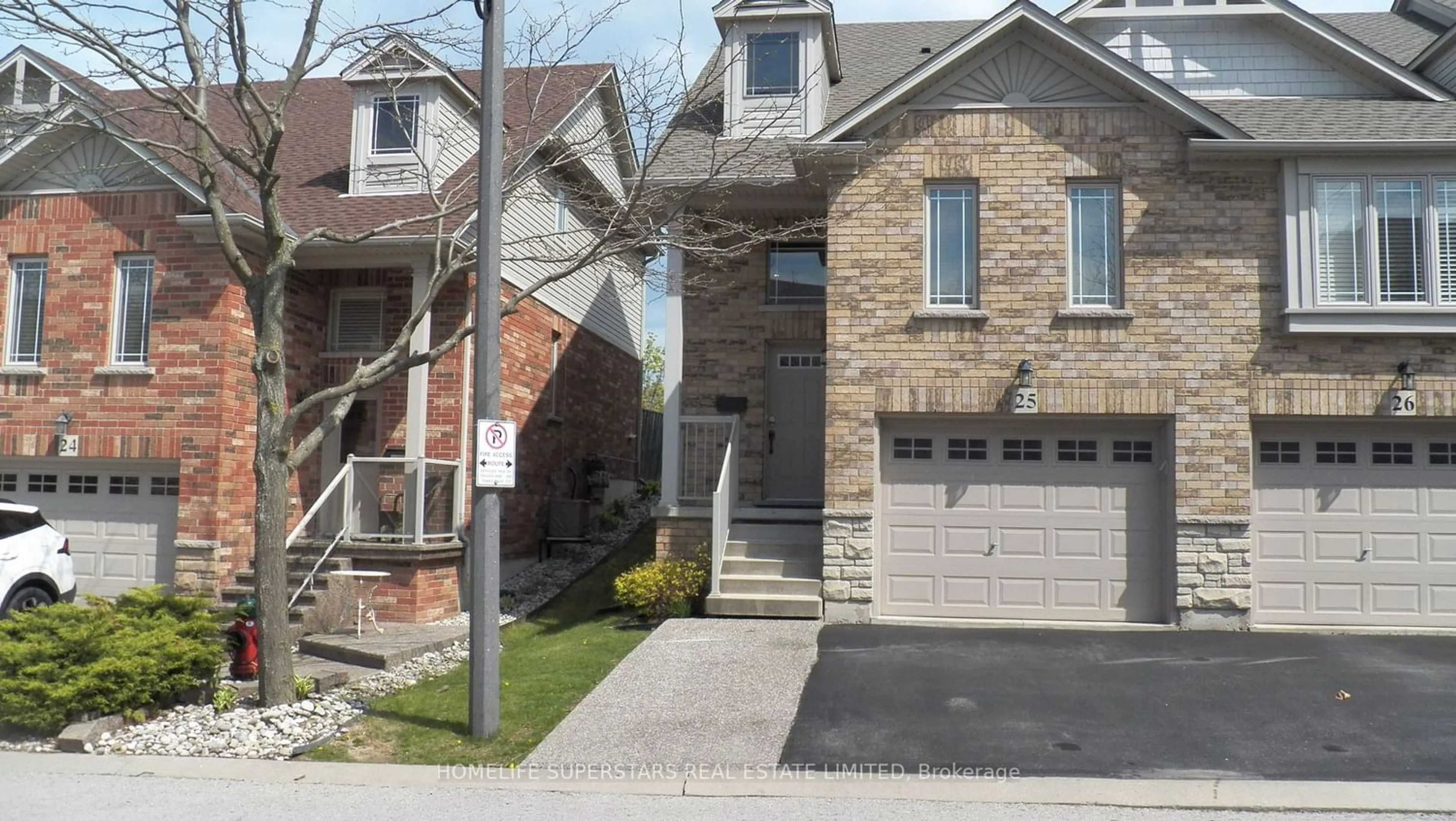 A pic from exterior of the house or condo for 242 Upper Mount Albion Rd #25, Hamilton Ontario L8J 0B1