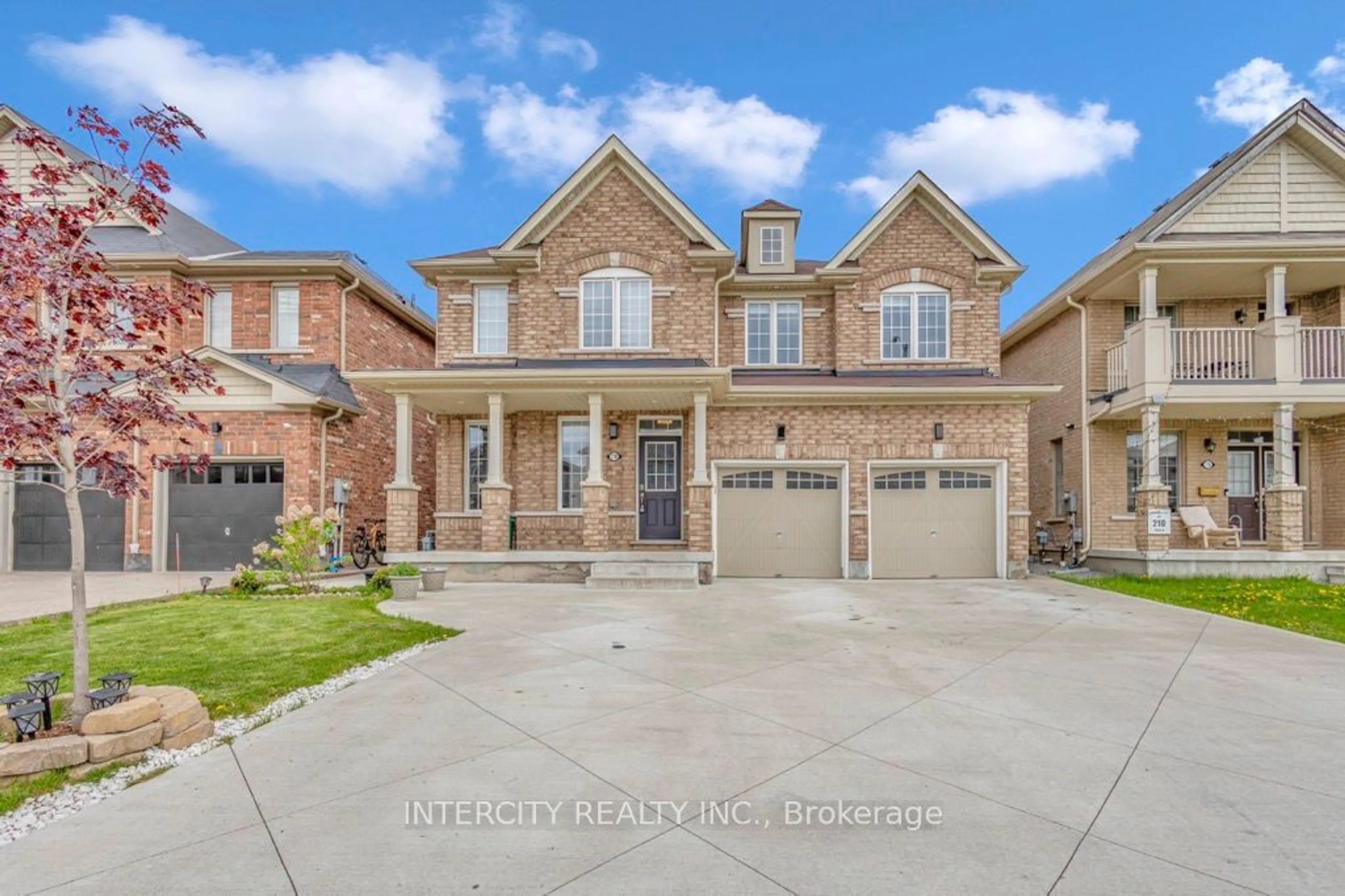 Home with brick exterior material for 7700 Black Maple Dr, Niagara Falls Ontario L2H 2Y6