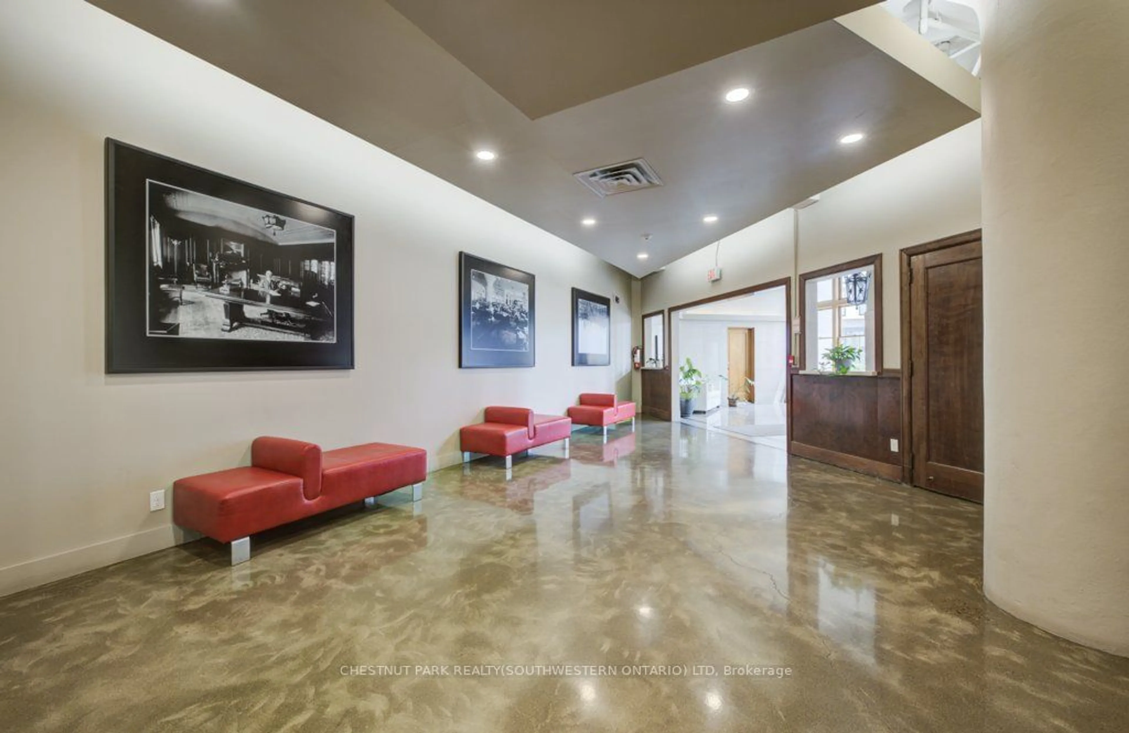 Lobby for 404 King St #307, Kitchener Ontario N2G 2L5