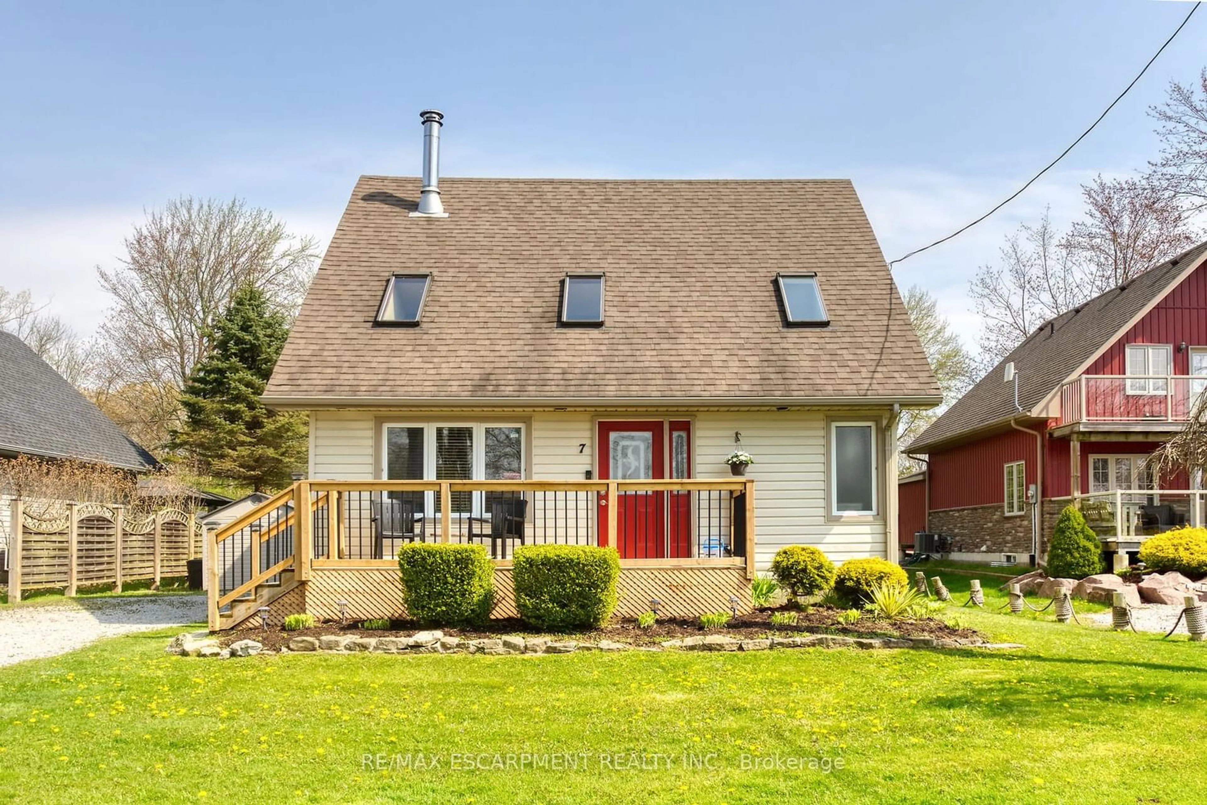 Cottage for 7 Landon St, Norfolk Ontario N0E 1T0