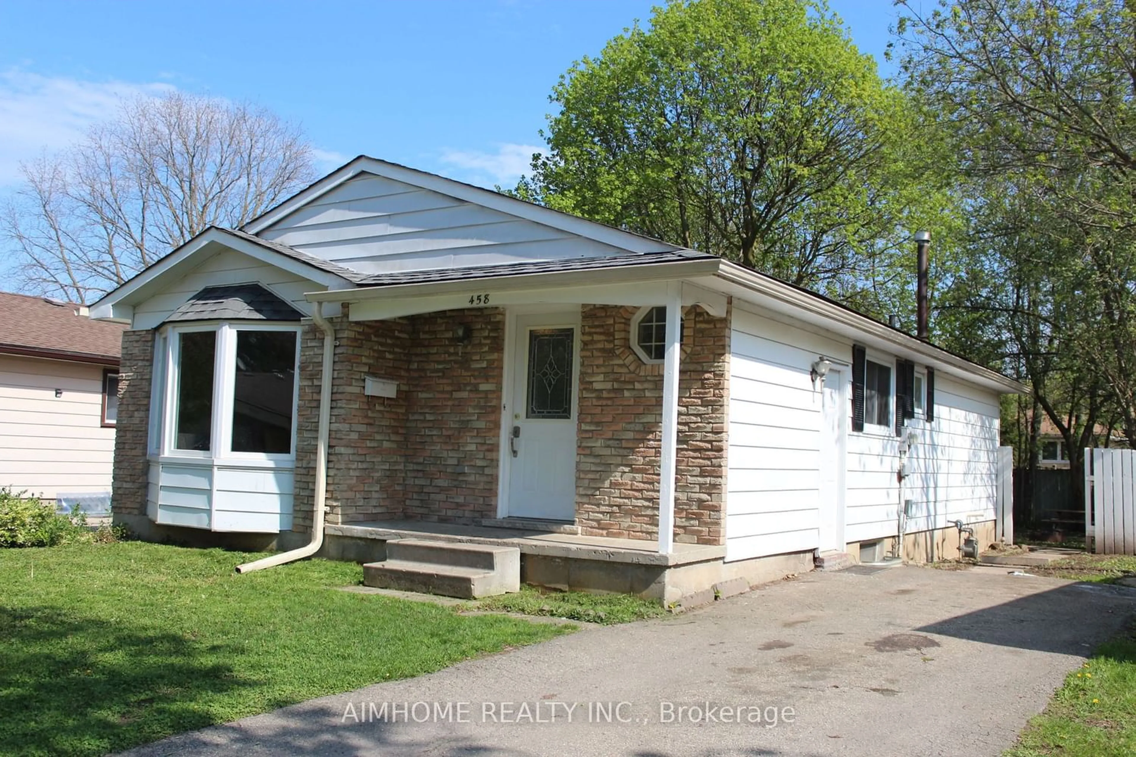 Frontside or backside of a home for 458 Midwood Cres, Waterloo Ontario N2L 5N5