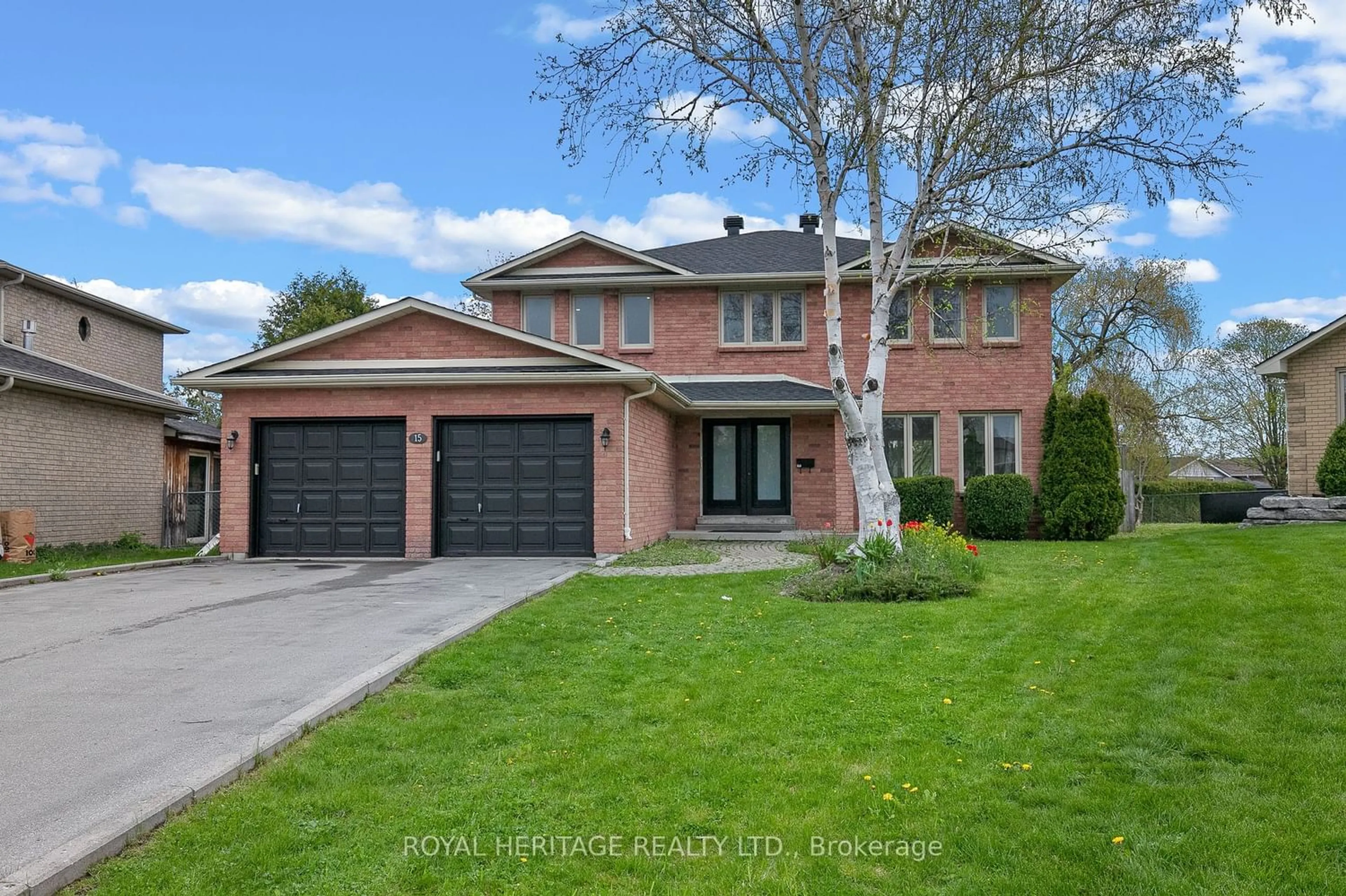Home with brick exterior material for 15 Dunsford Crt, Kawartha Lakes Ontario K9V 5T3