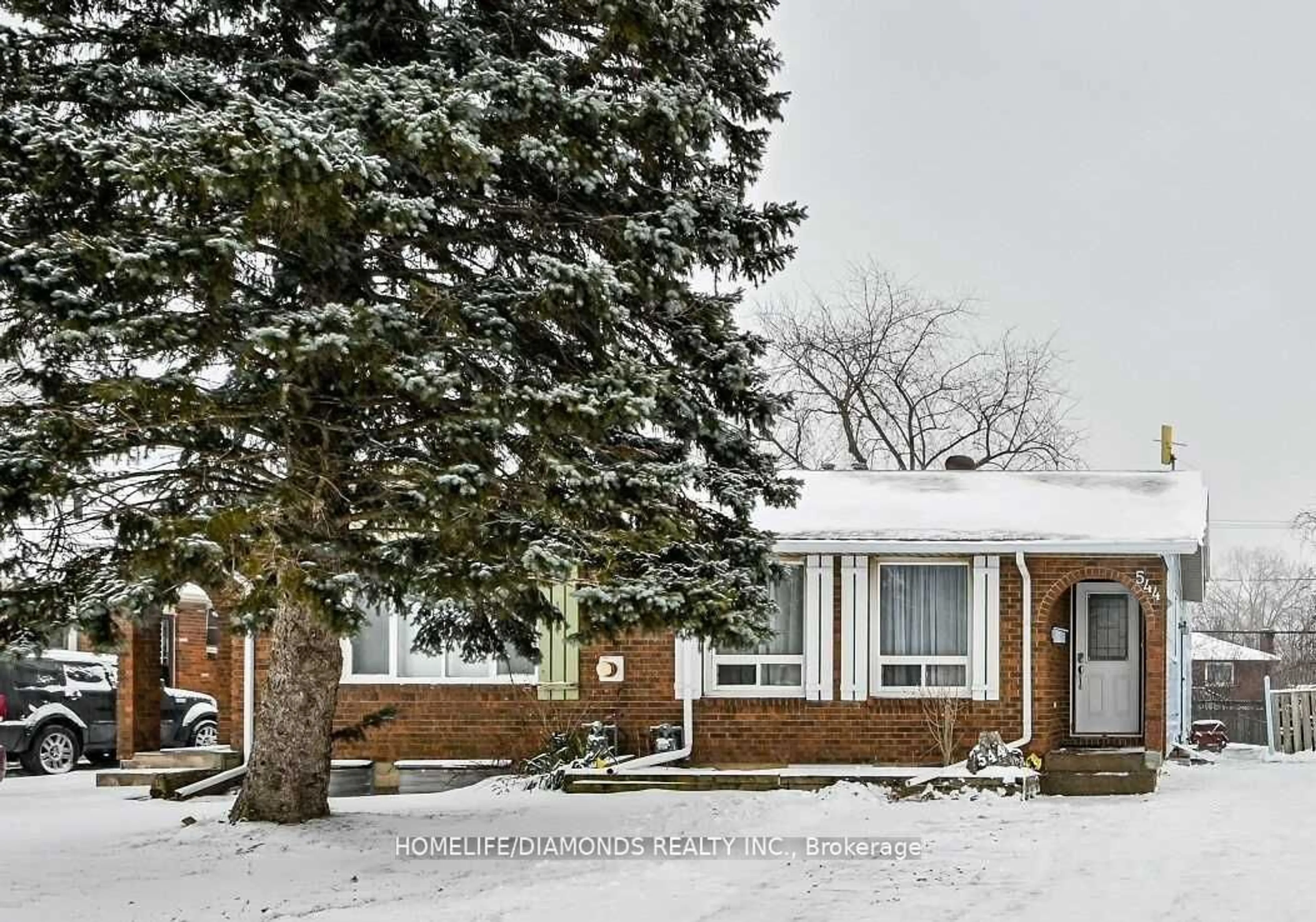 A pic from exterior of the house or condo for 544 First Ave, Welland Ontario L3C 1Z3