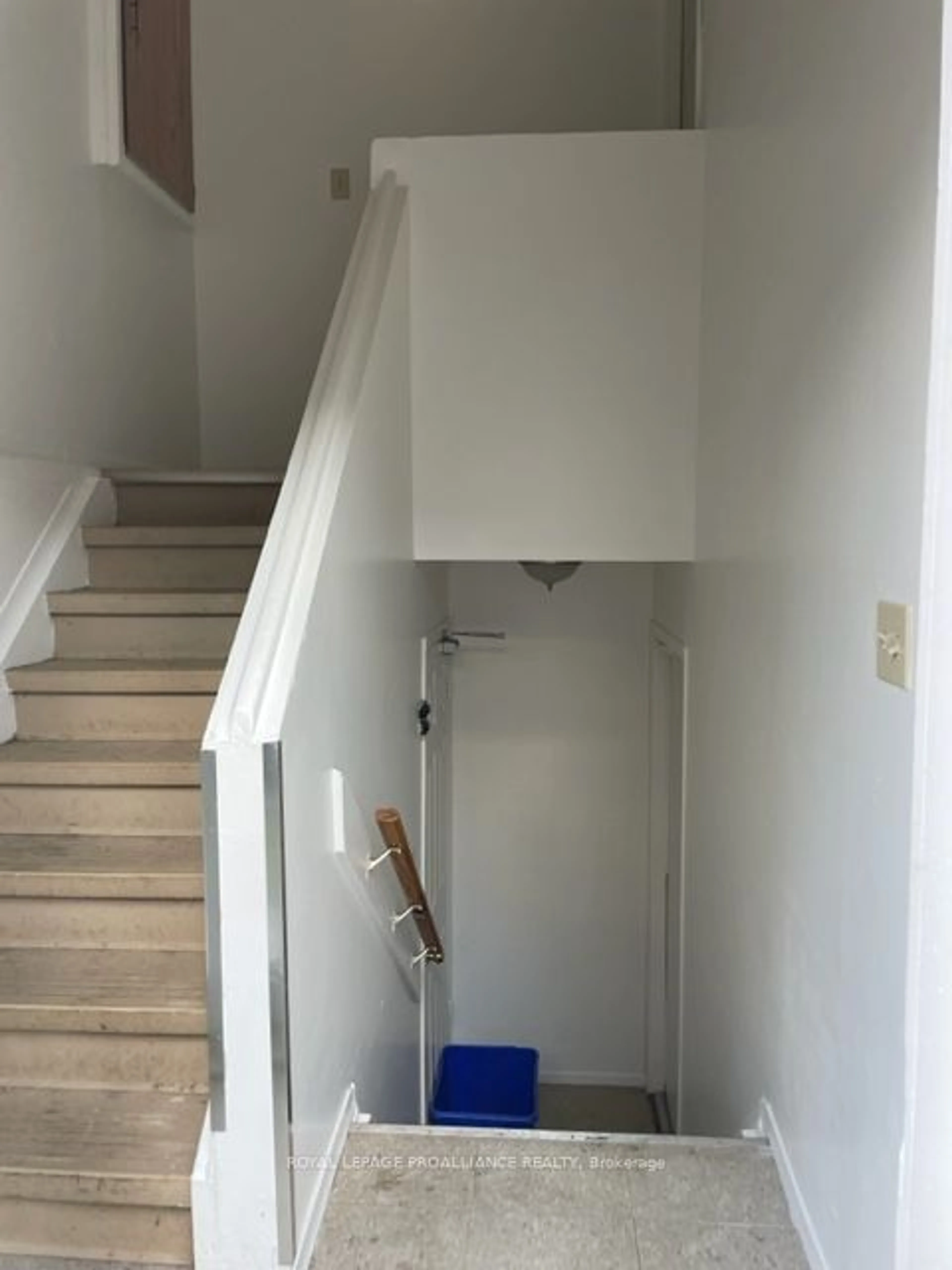 Stairs for 15 Isabel St, Belleville Ontario K8P 3N4