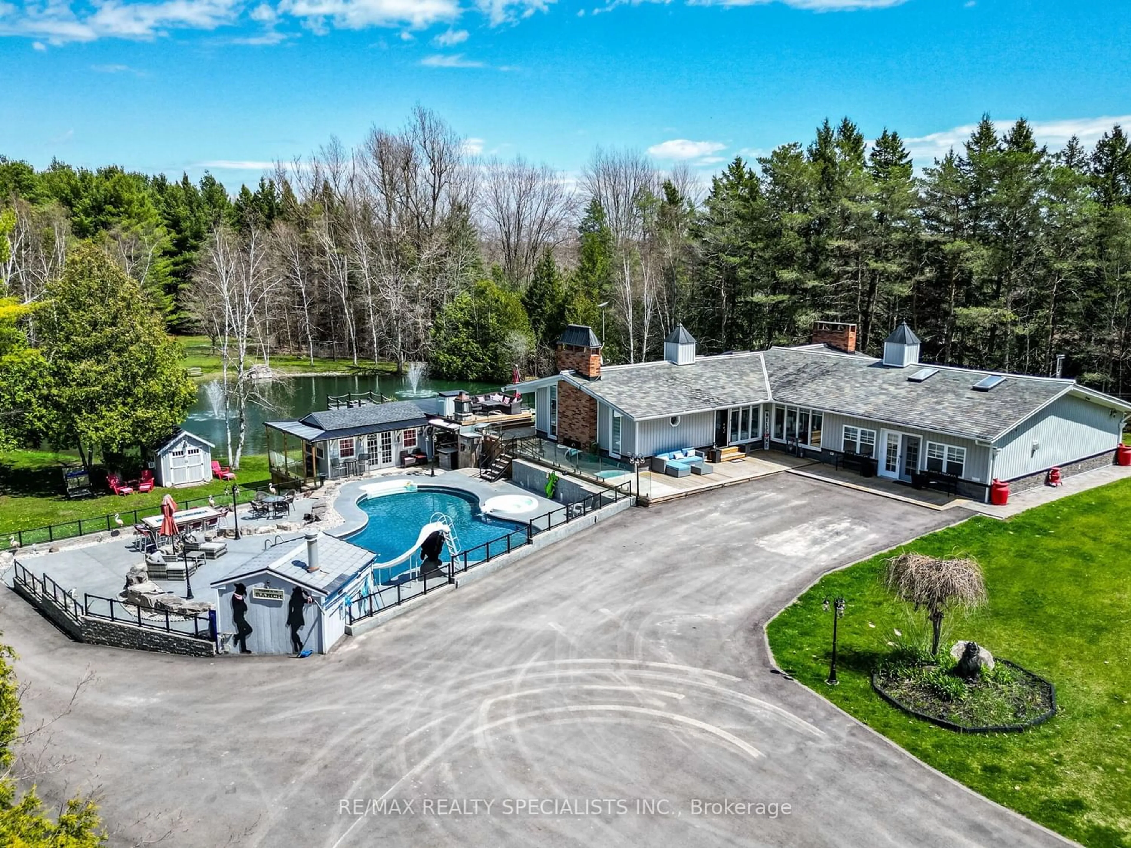 Indoor or outdoor pool for 5947 Fourth Line, Erin Ontario N0B 1Z0
