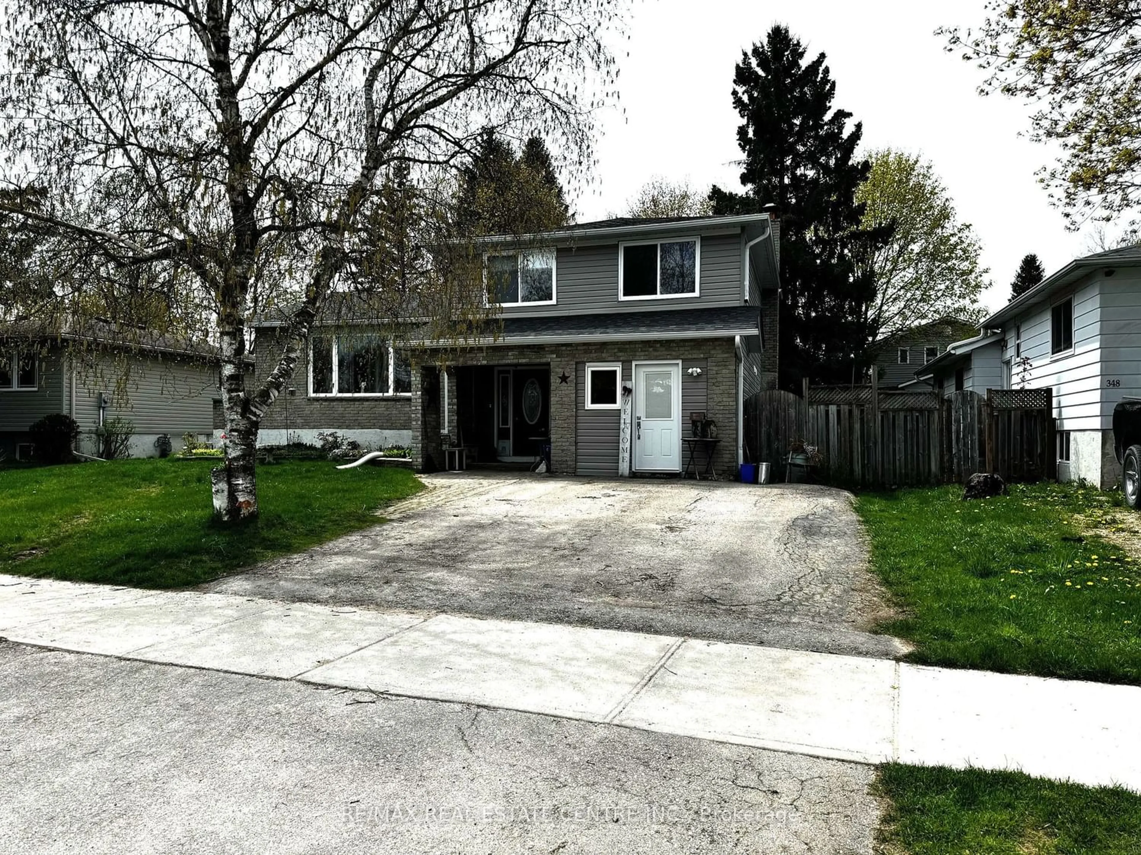 Frontside or backside of a home for 344 Pineview Gdns, Shelburne Ontario L9V 3A3