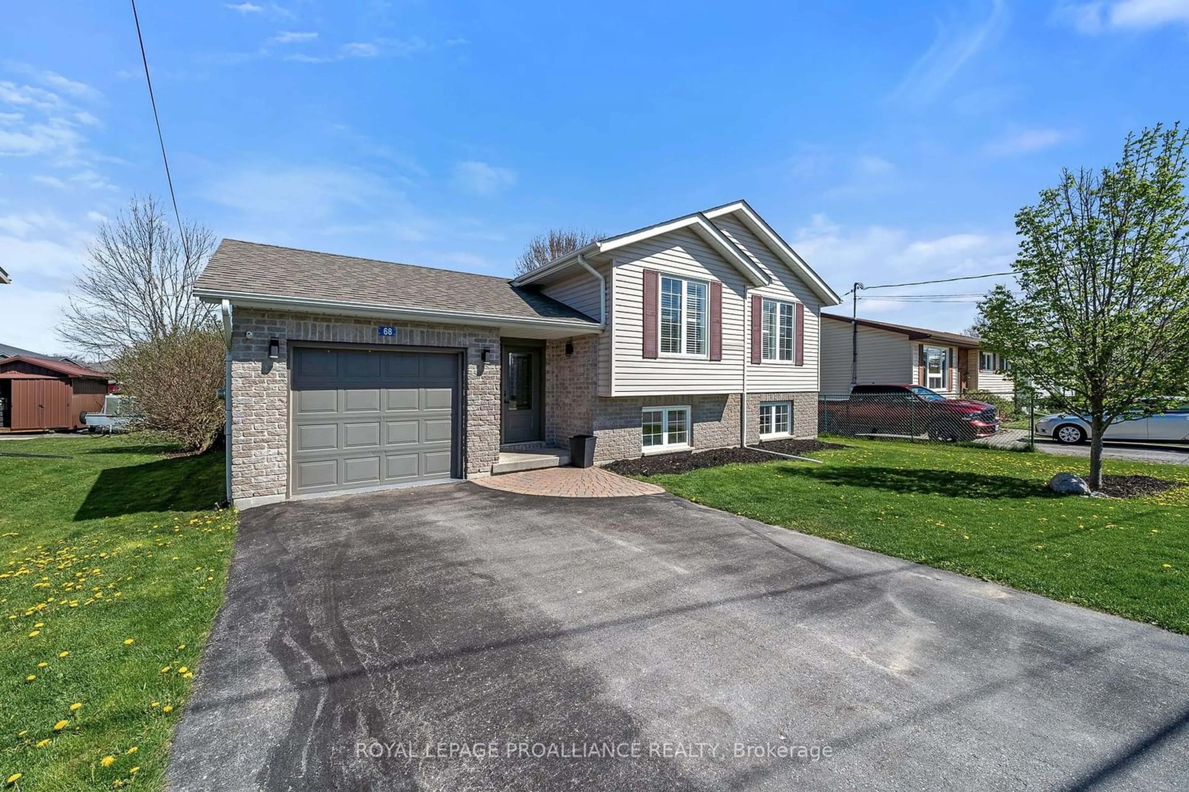 Frontside or backside of a home for 68 Huffman Rd, Quinte West Ontario K0K 2C0