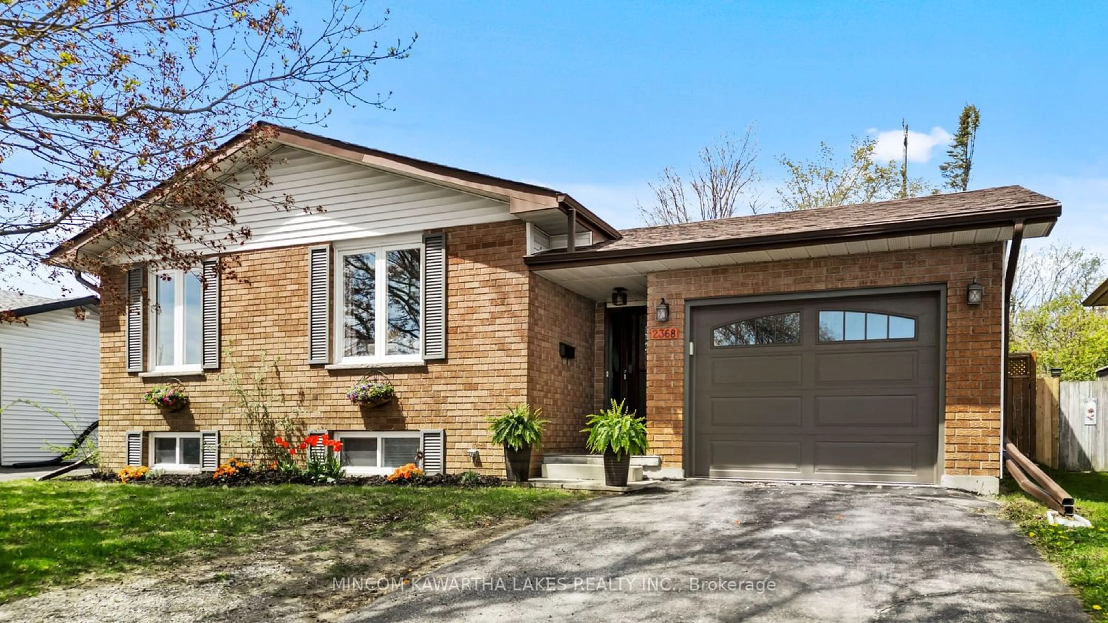 Home with brick exterior material for 2368 Mountland Dr, Peterborough Ontario K9K 1W4